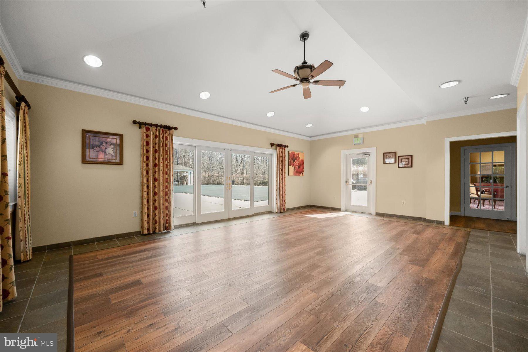 ELLICOTT HILLS - Residential