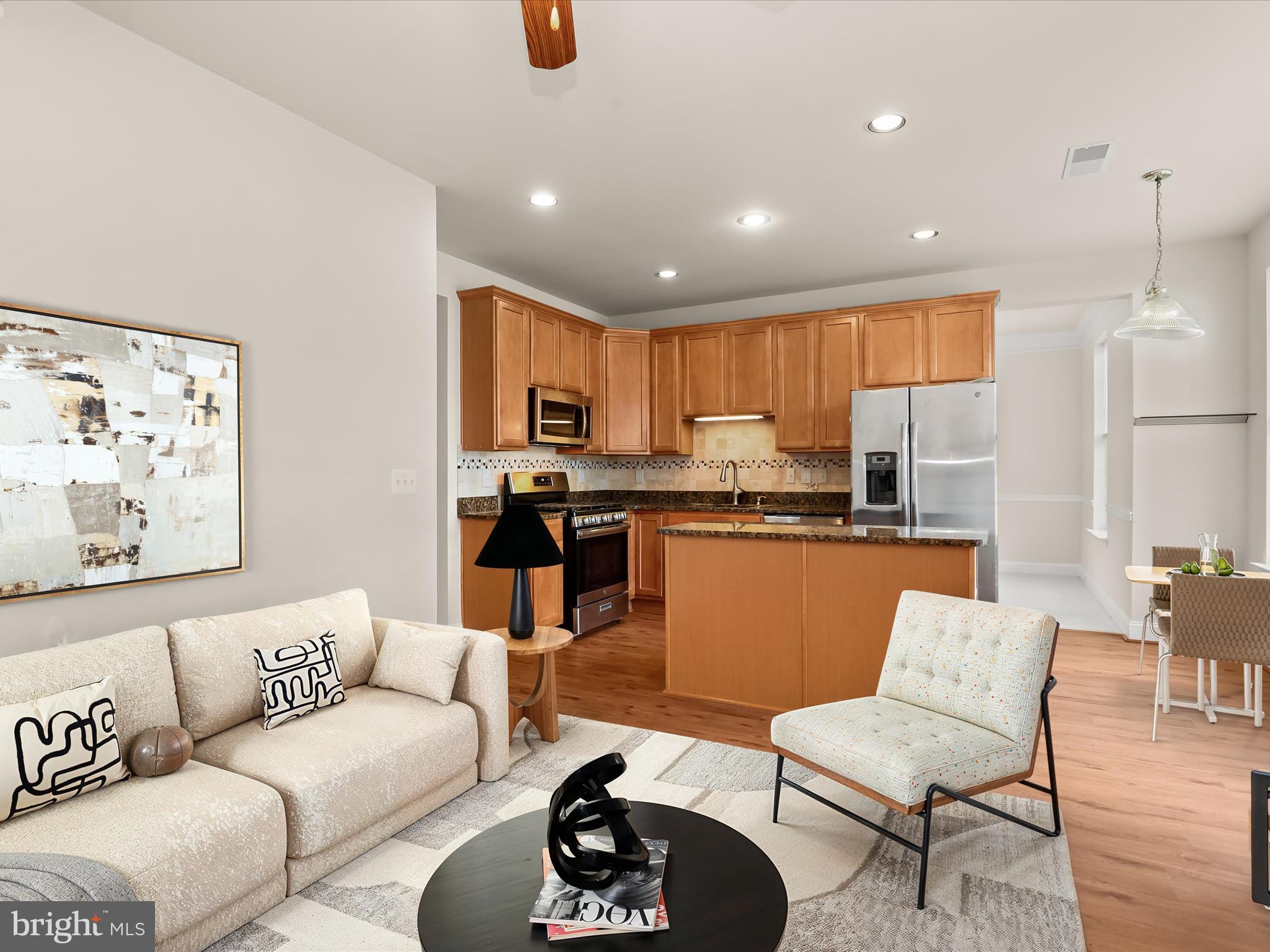 2530 KENSINGTON GARDENS 406