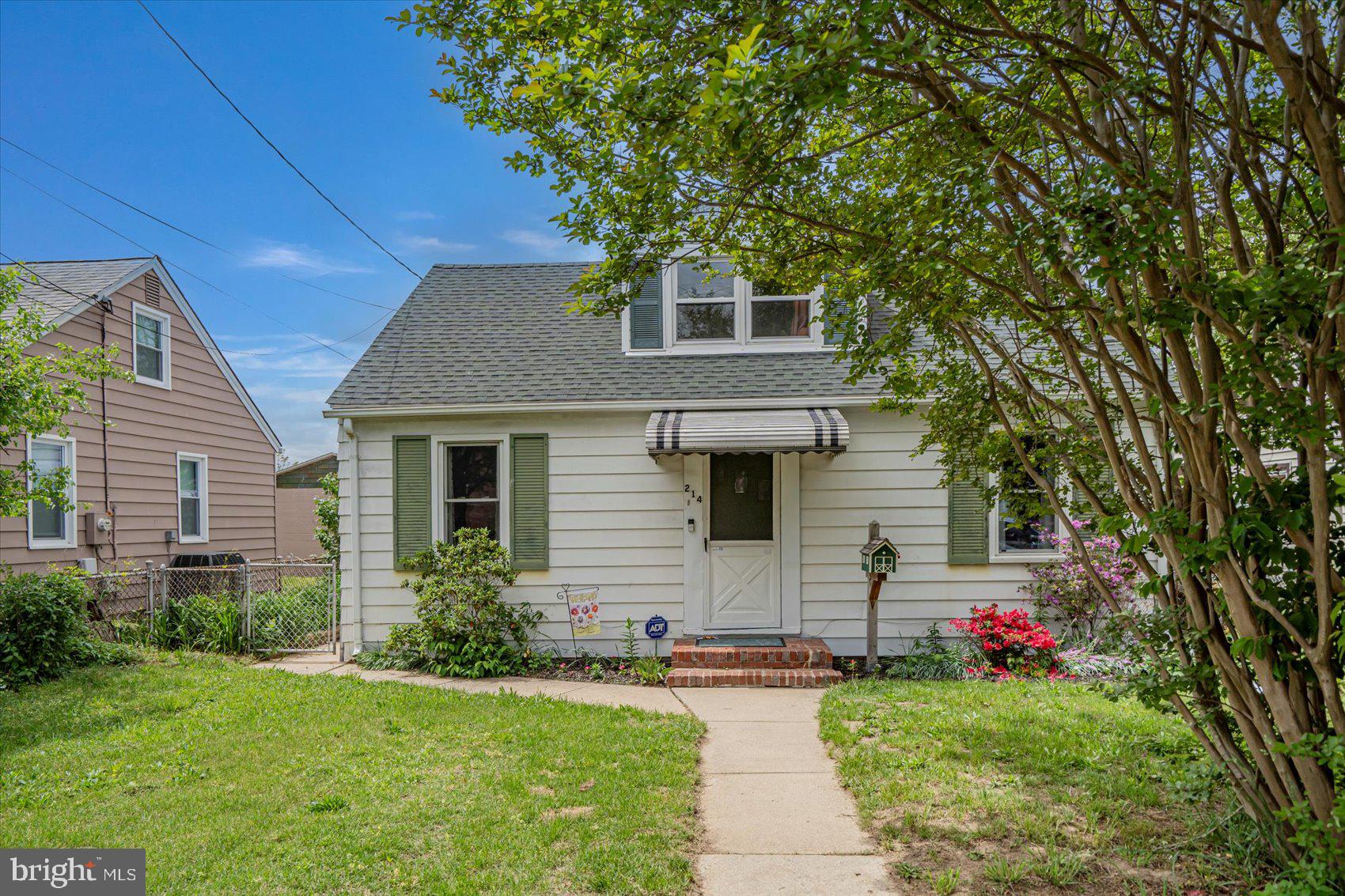 214 GREENWAY ROAD SE