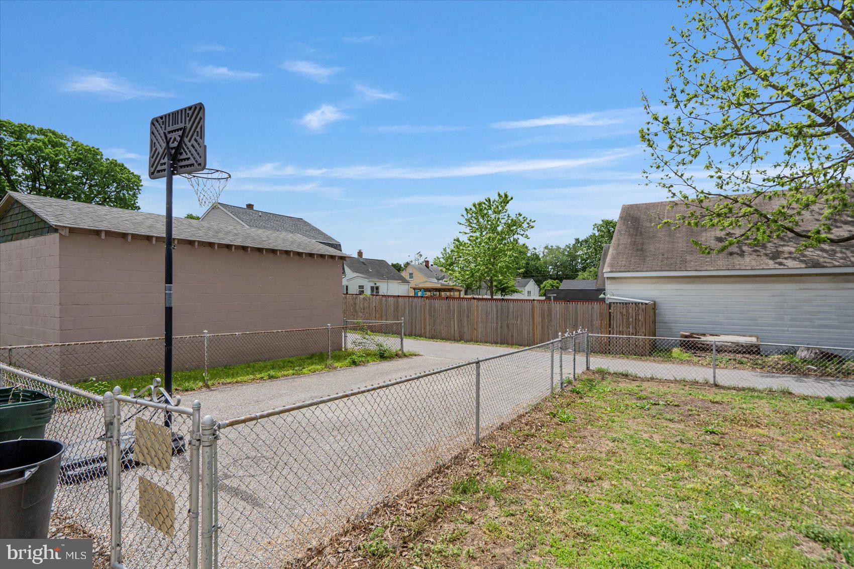 214 GREENWAY ROAD SE