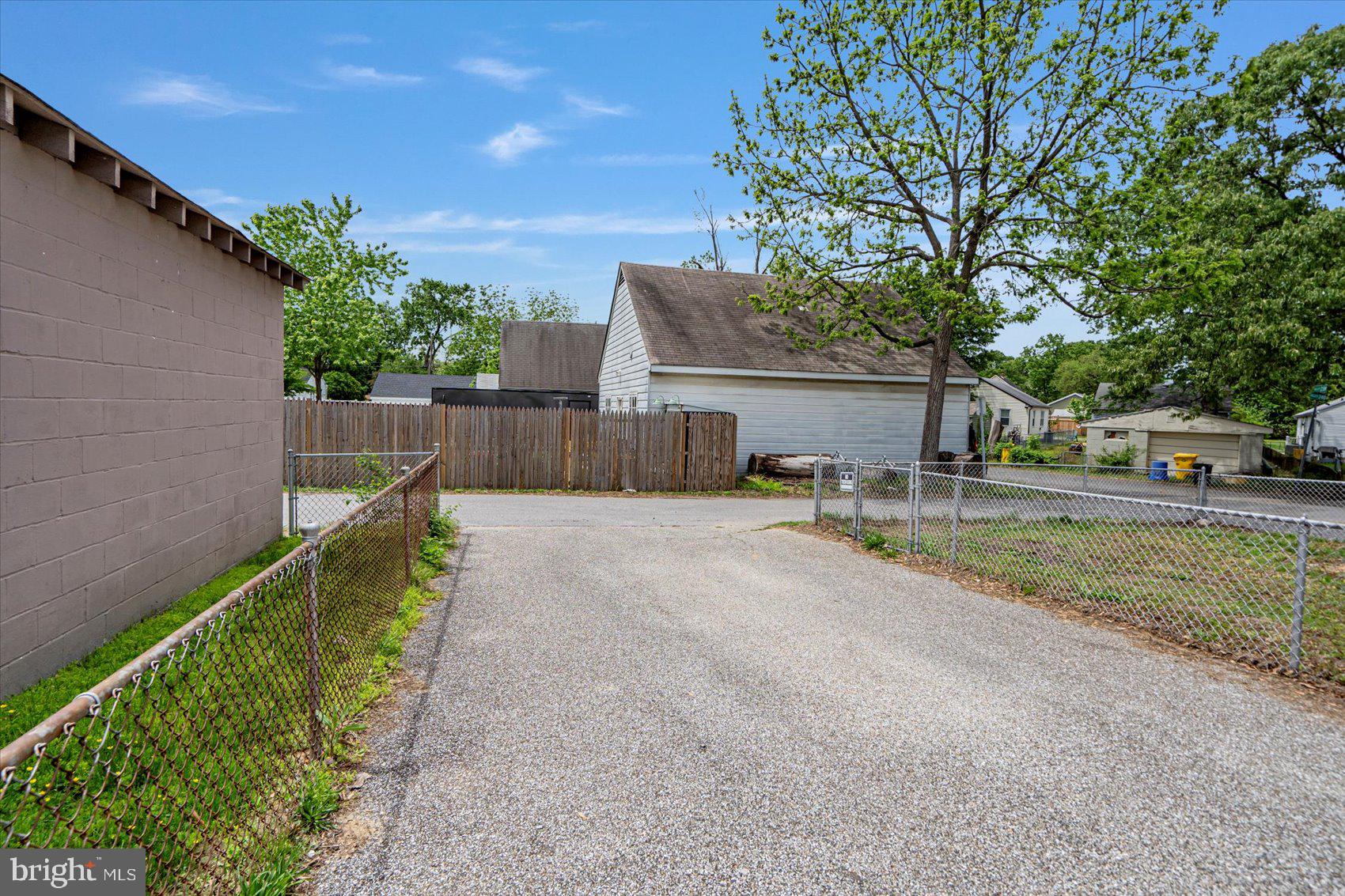 214 GREENWAY ROAD SE