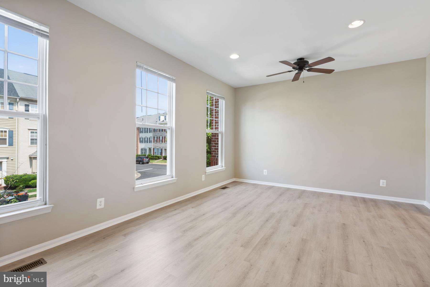 PEMBROOKE - Residential Lease