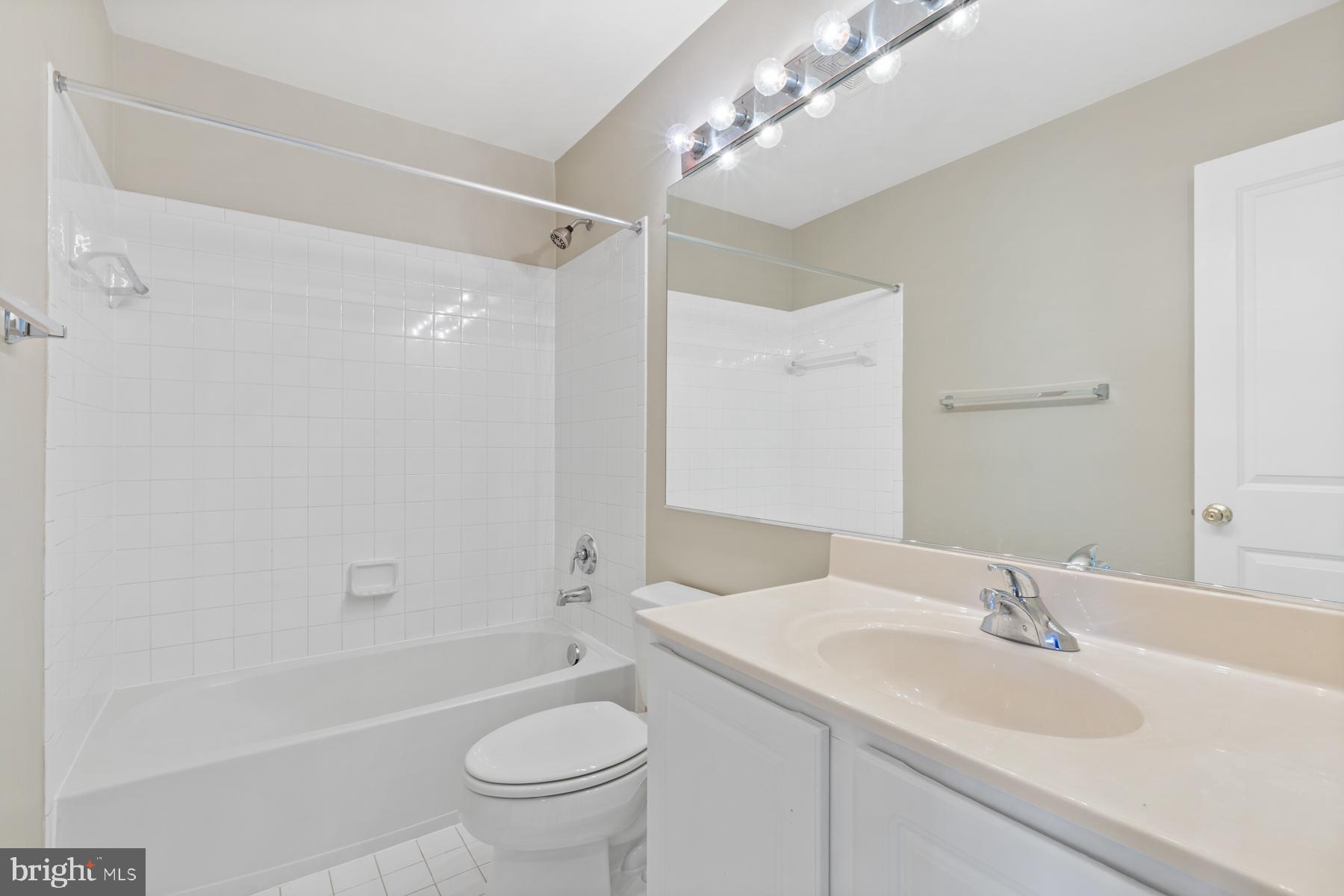 PEMBROOKE - Residential Lease