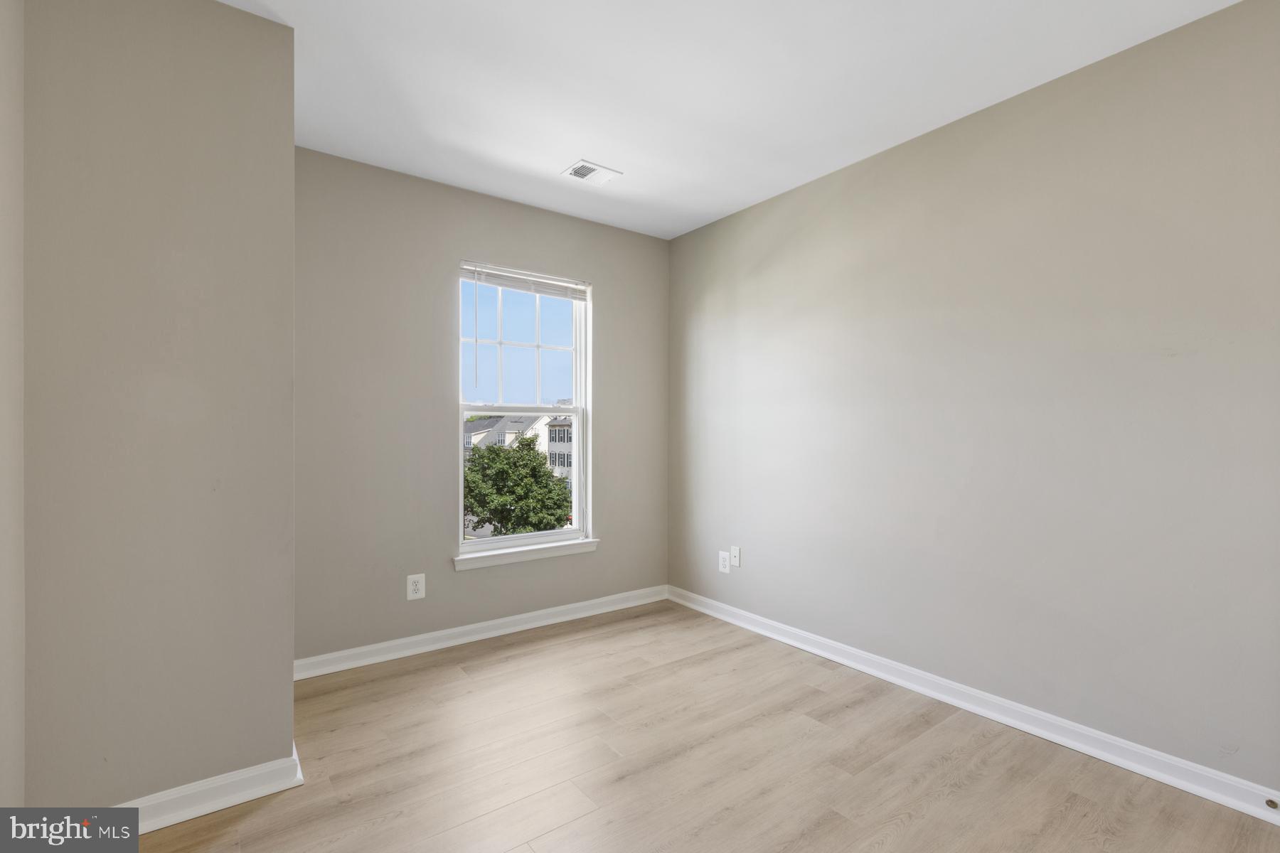 PEMBROOKE - Residential Lease