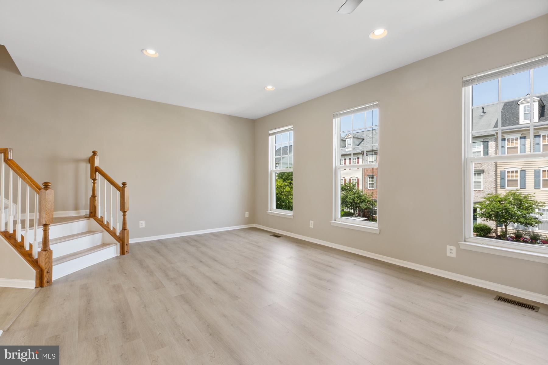 PEMBROOKE - Residential Lease