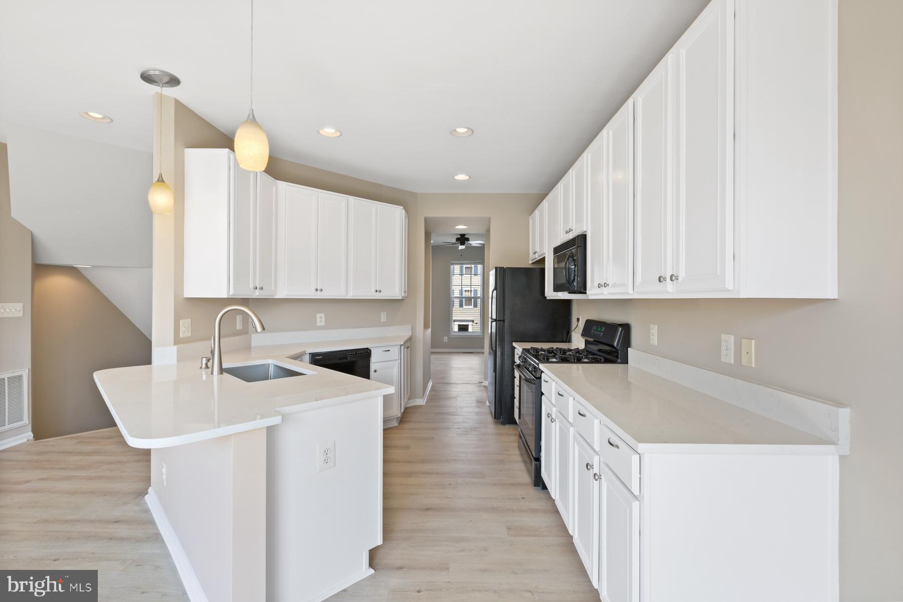 PEMBROOKE - Residential Lease