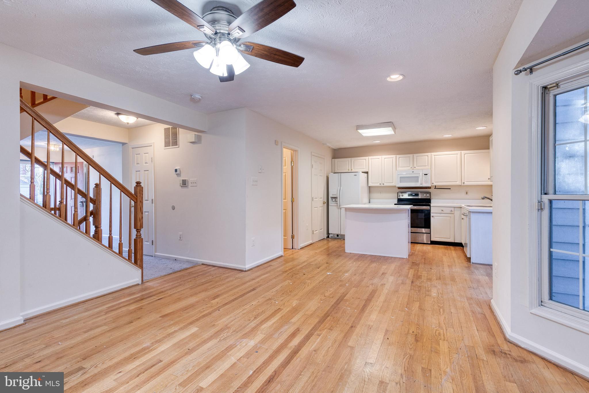 ROSLYN STATION - Residential Lease