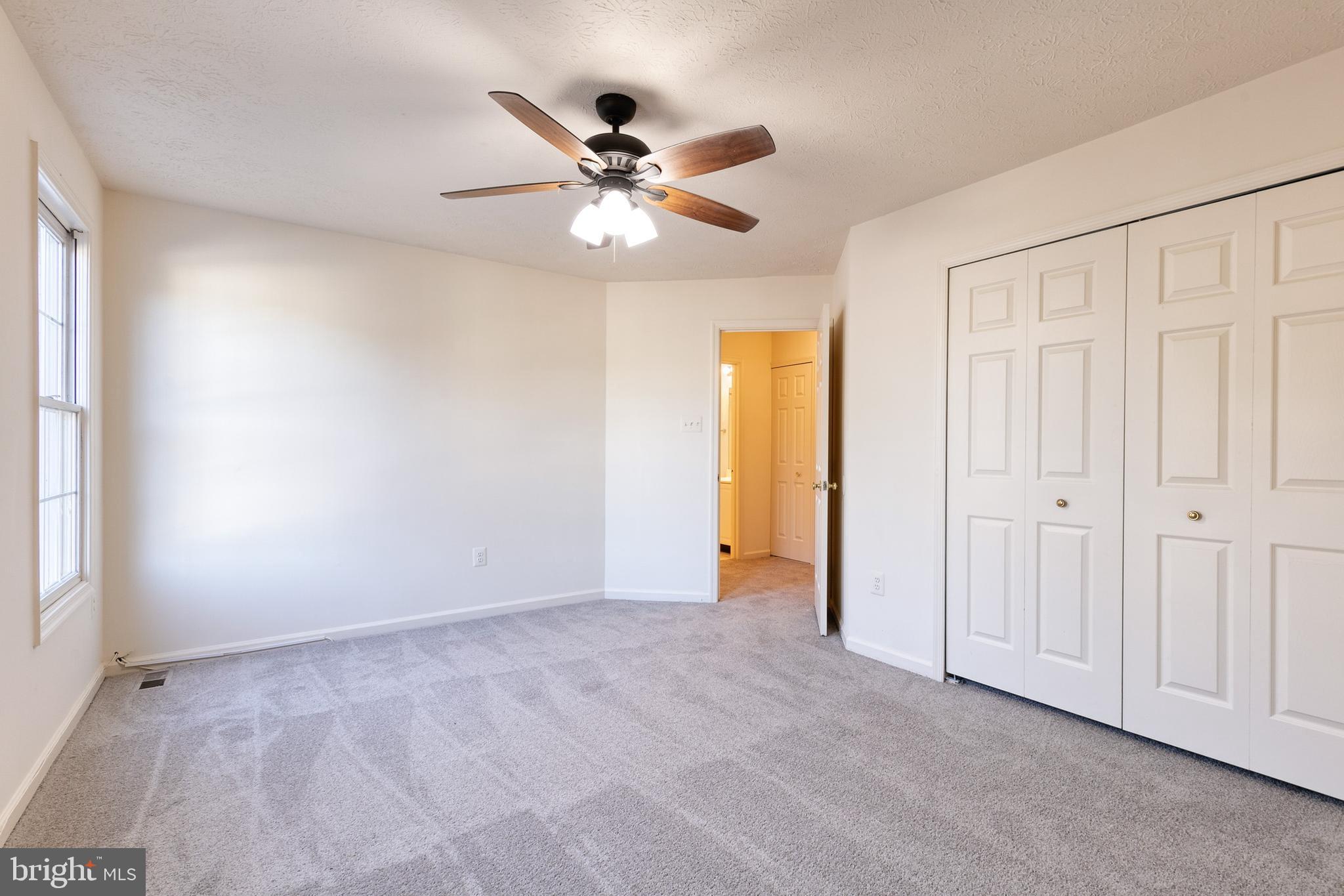 ROSLYN STATION - Residential Lease