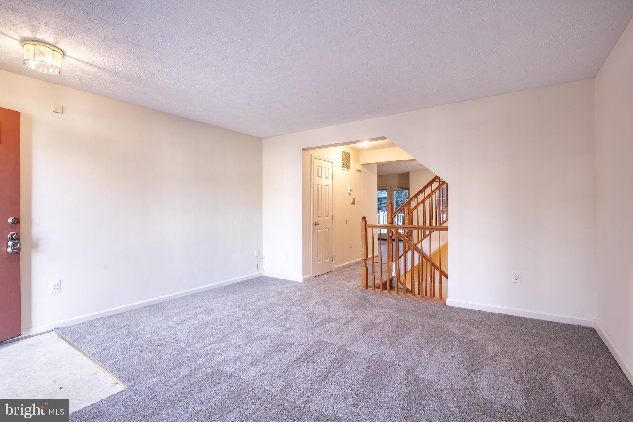 ROSLYN STATION - Residential Lease