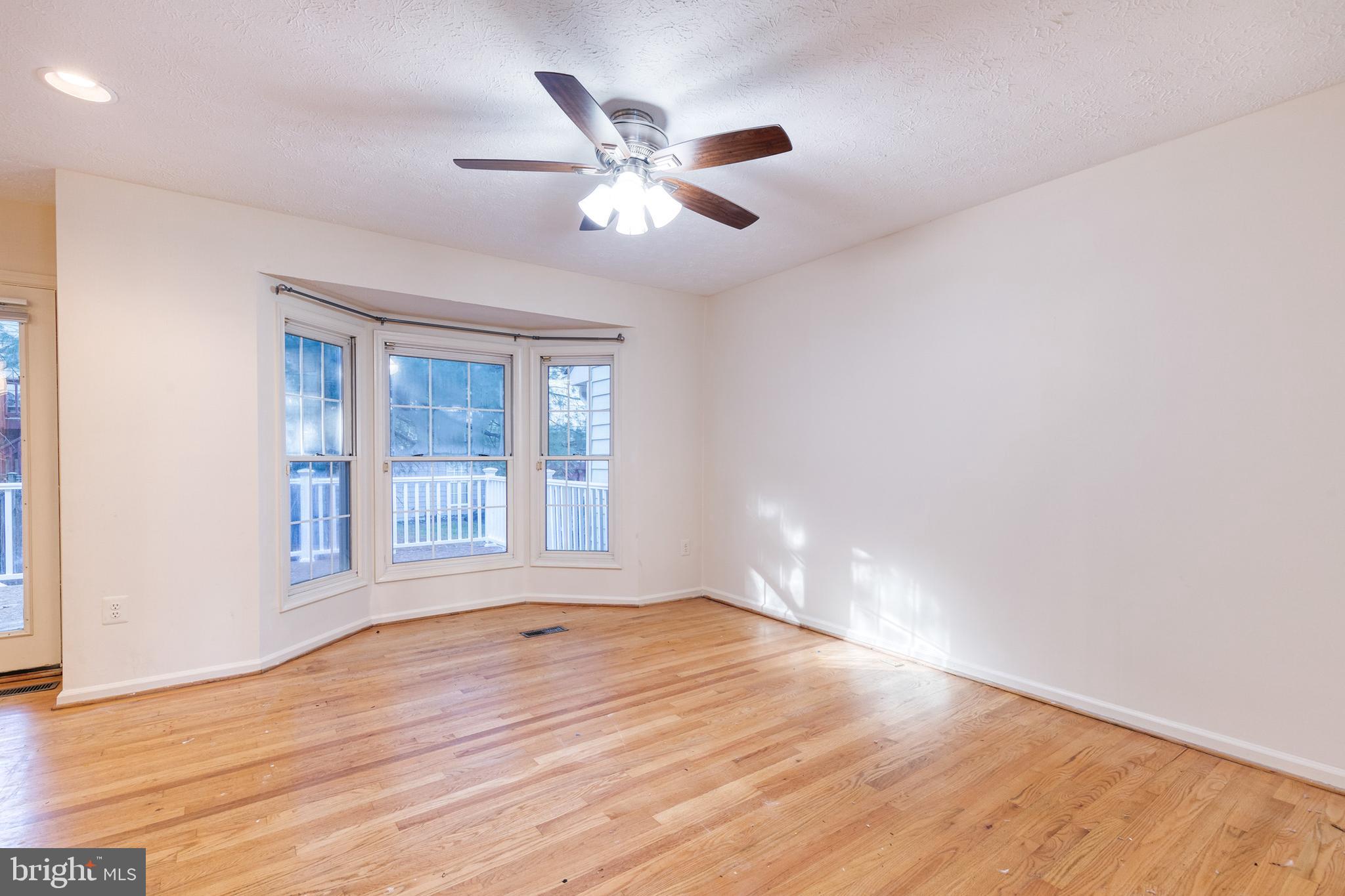 ROSLYN STATION - Residential Lease