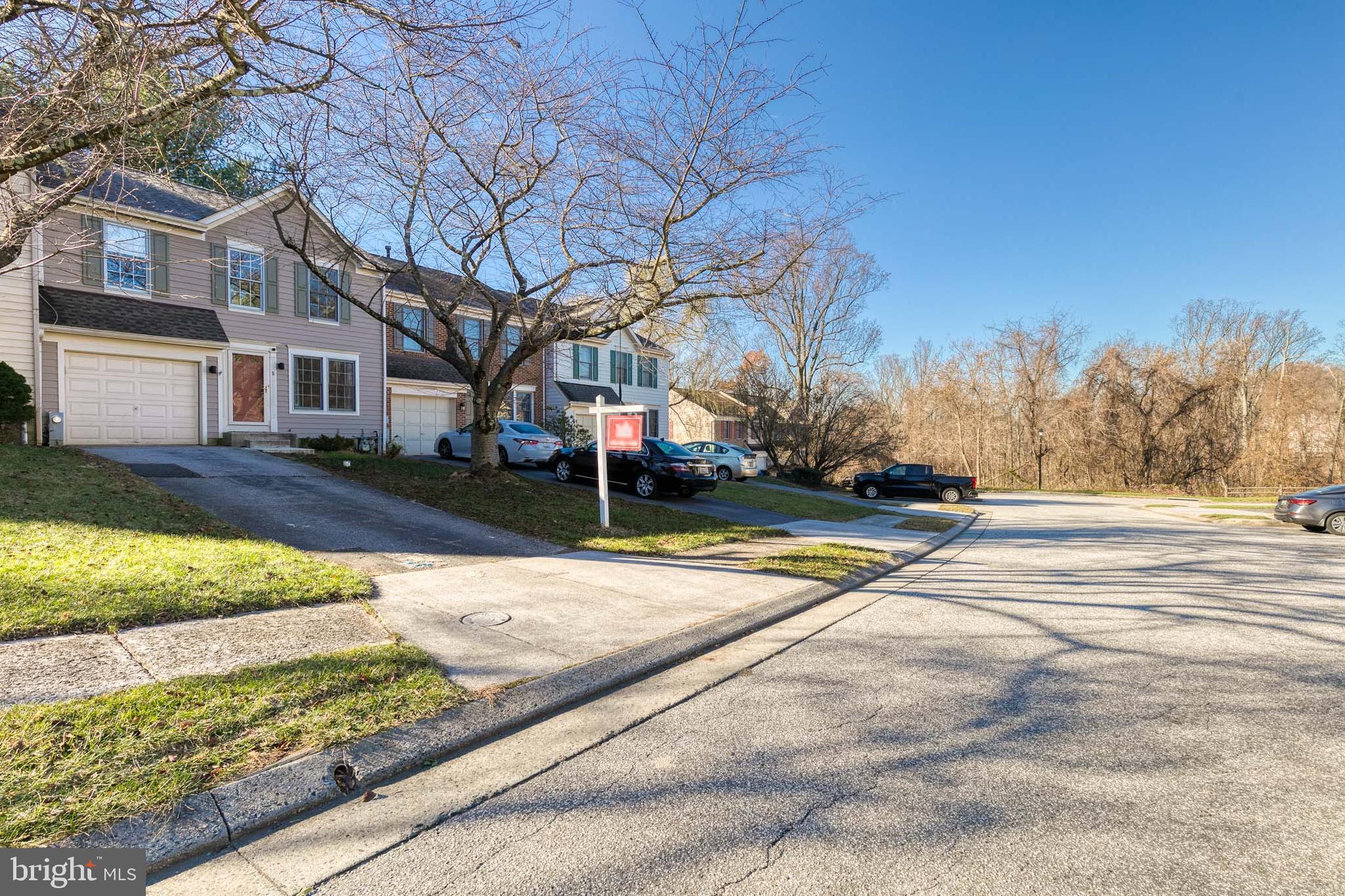 ROSLYN STATION - Residential Lease