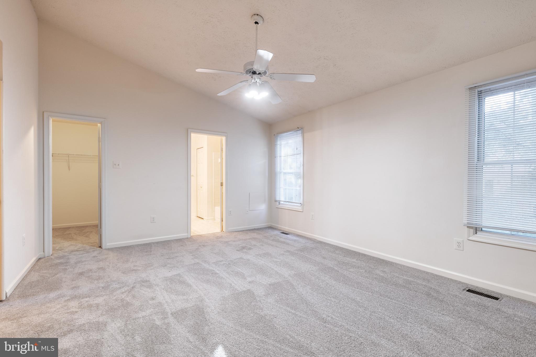 ROSLYN STATION - Residential Lease