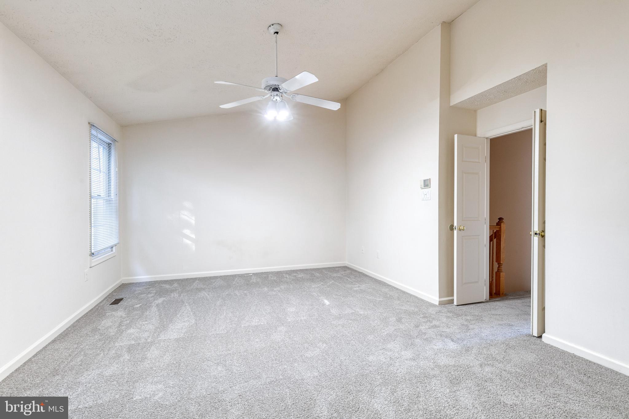 ROSLYN STATION - Residential Lease