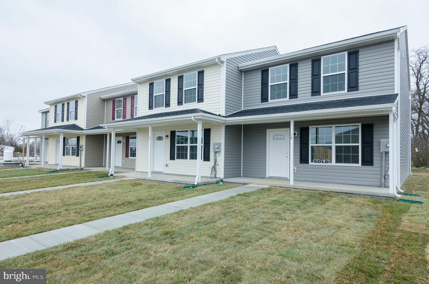 $1500 OFF W/CONTRACT BY 6/30/15. PRICE INCLUDES UP TO $5,000 OF BUYER'S CLOSING COSTS. THESE BRAND NEW TOWN HOMES FEATURE AN UPDATED, VERY OPEN FLOOR PLAN / LARGE LIVING ROOM / VERY SPACIOUS EAT IN KITCHEN WITH WALK IN PANTRY & UPGRADED CABINETS / COMFORTABLE MASTER SUITE WITH WALK IN CLOSET / SECOND FLOOR LAUNDRY / COVERED FRONT PORCH / BACKYARD CONCRETE  PATIO. VISIT OUR ONSITE MODEL.
