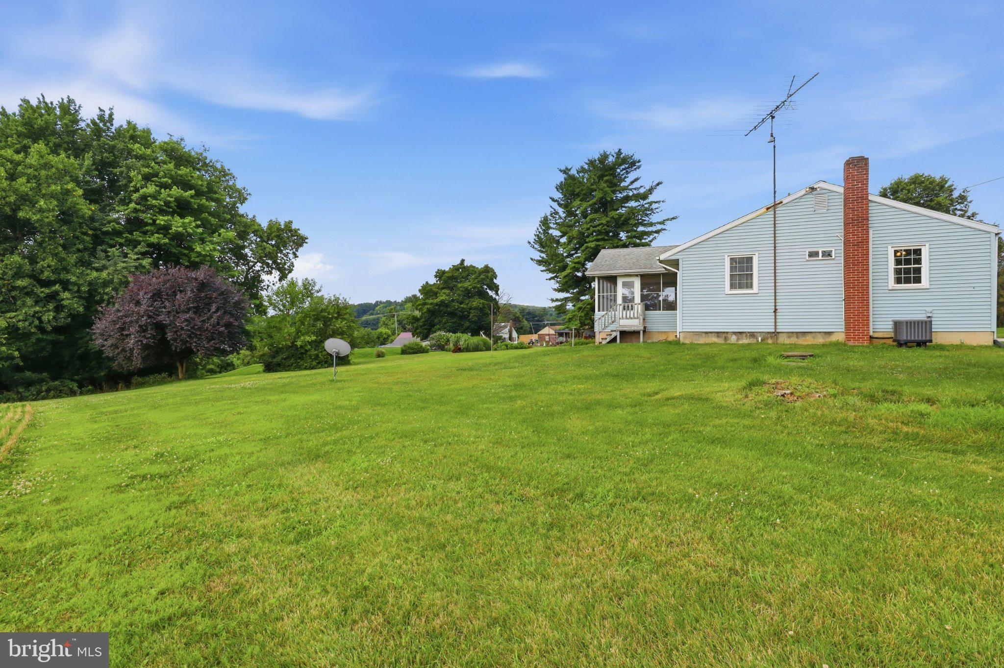1213 S LAKE ROAD
