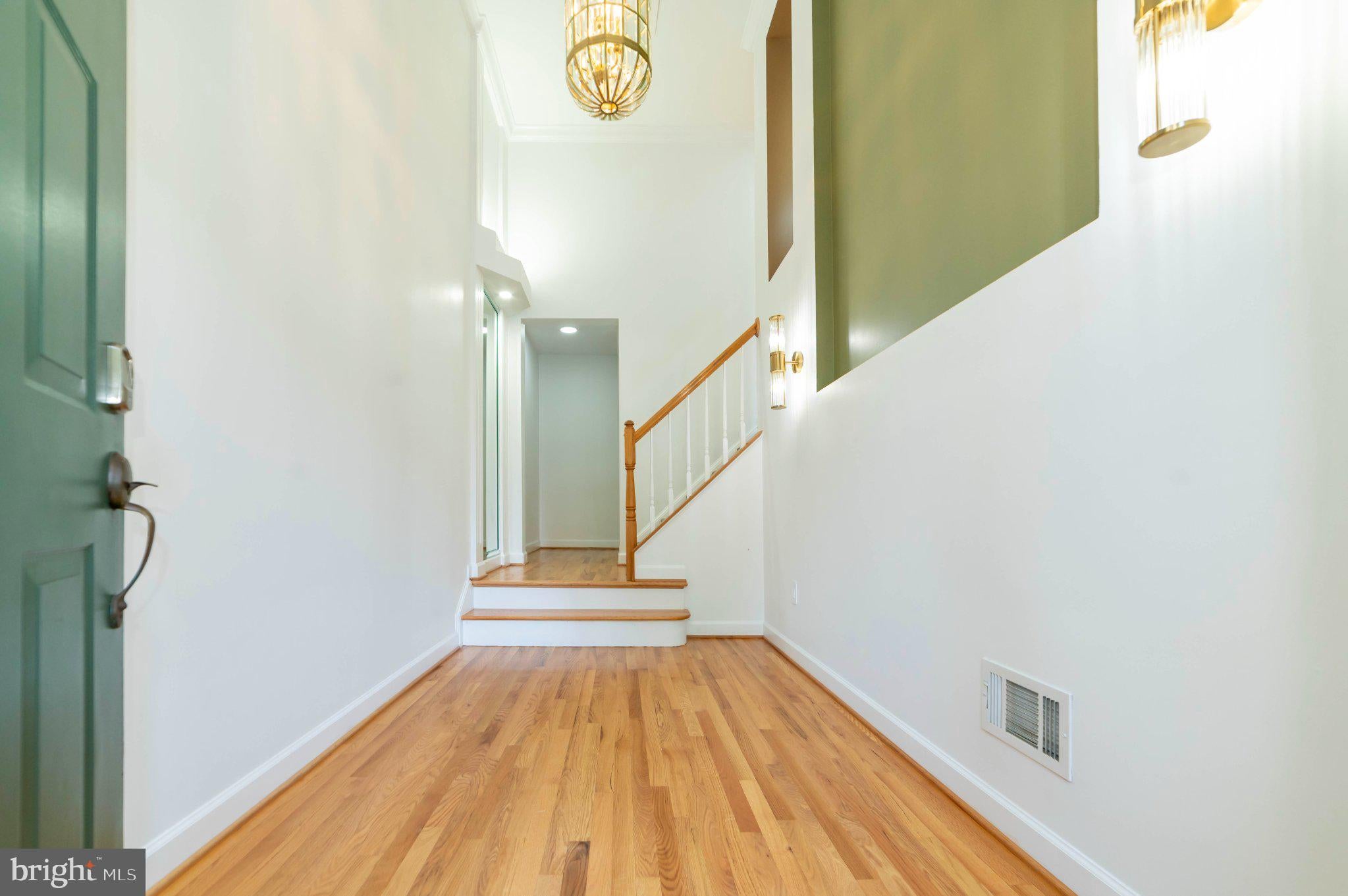 7704 ANNANDALE MAINS COURT
