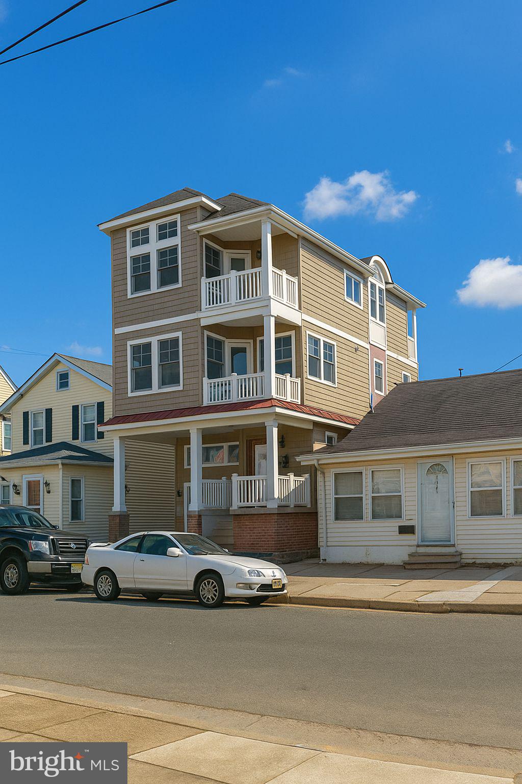 124 N NEWPORT AVENUE