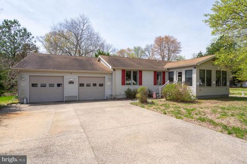 Photo of 405 Serrill Avenue, OCEAN VIEW, DE 19970 (MLS # DESU2108538)
