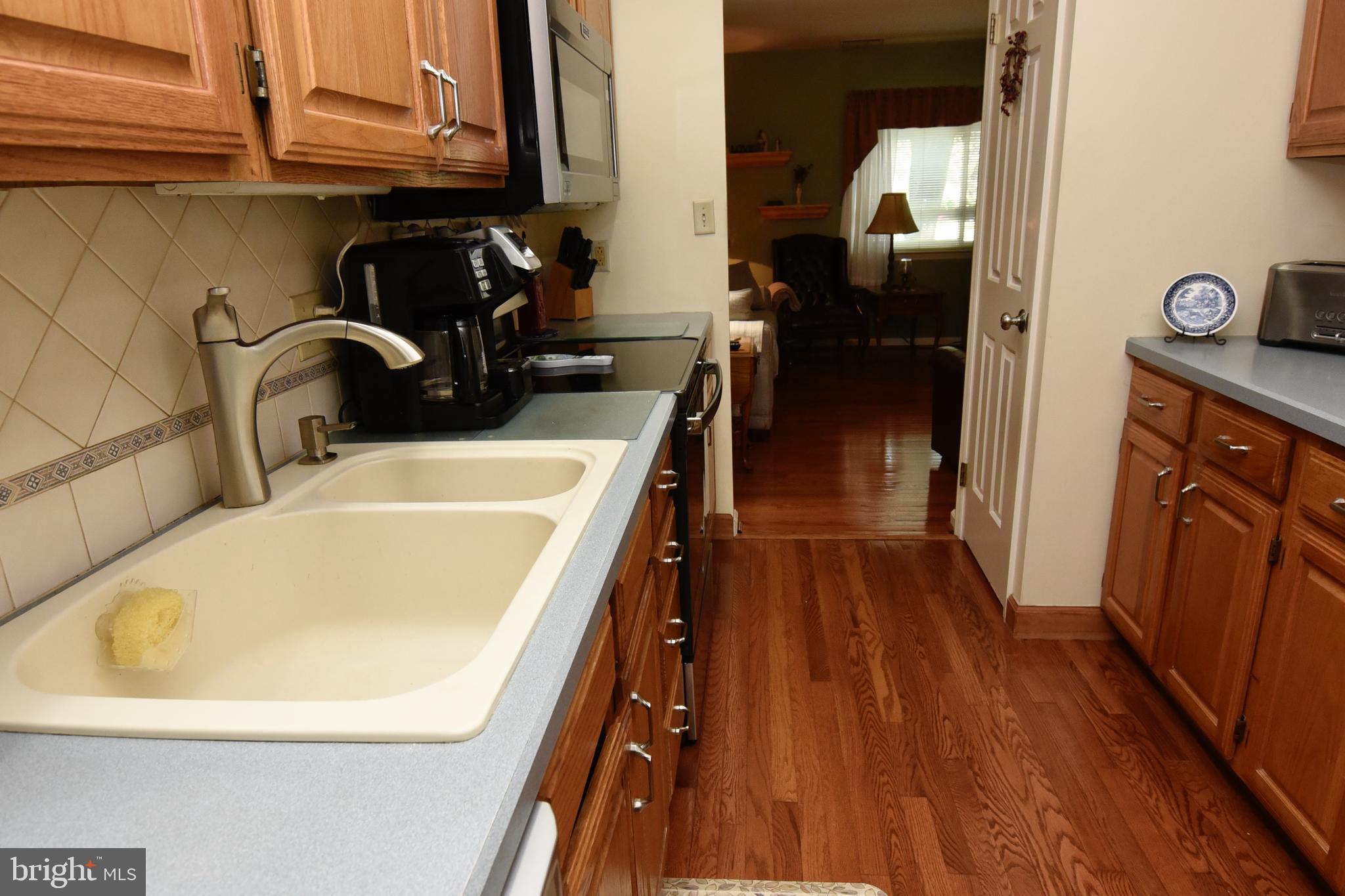 11 PINE WOODS COURT