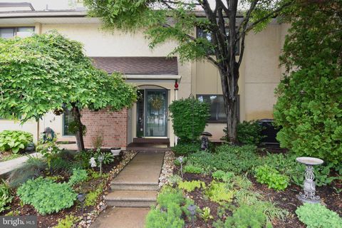 11 PINE WOODS COURT READING PA 19607