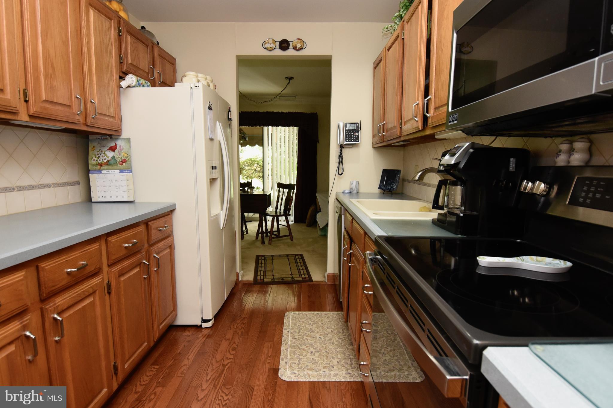 11 PINE WOODS COURT