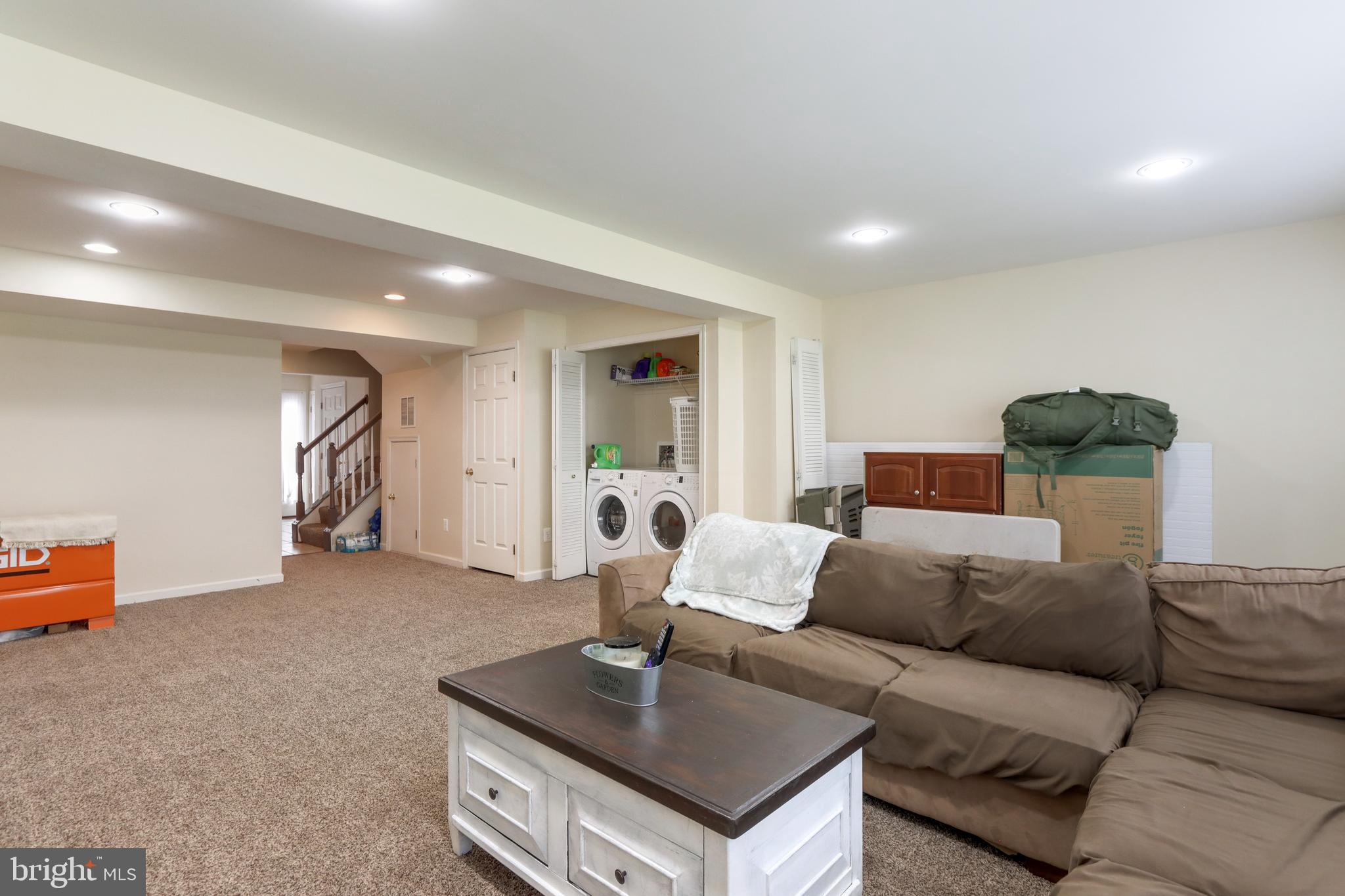 LAKELAND PLACE - Residential