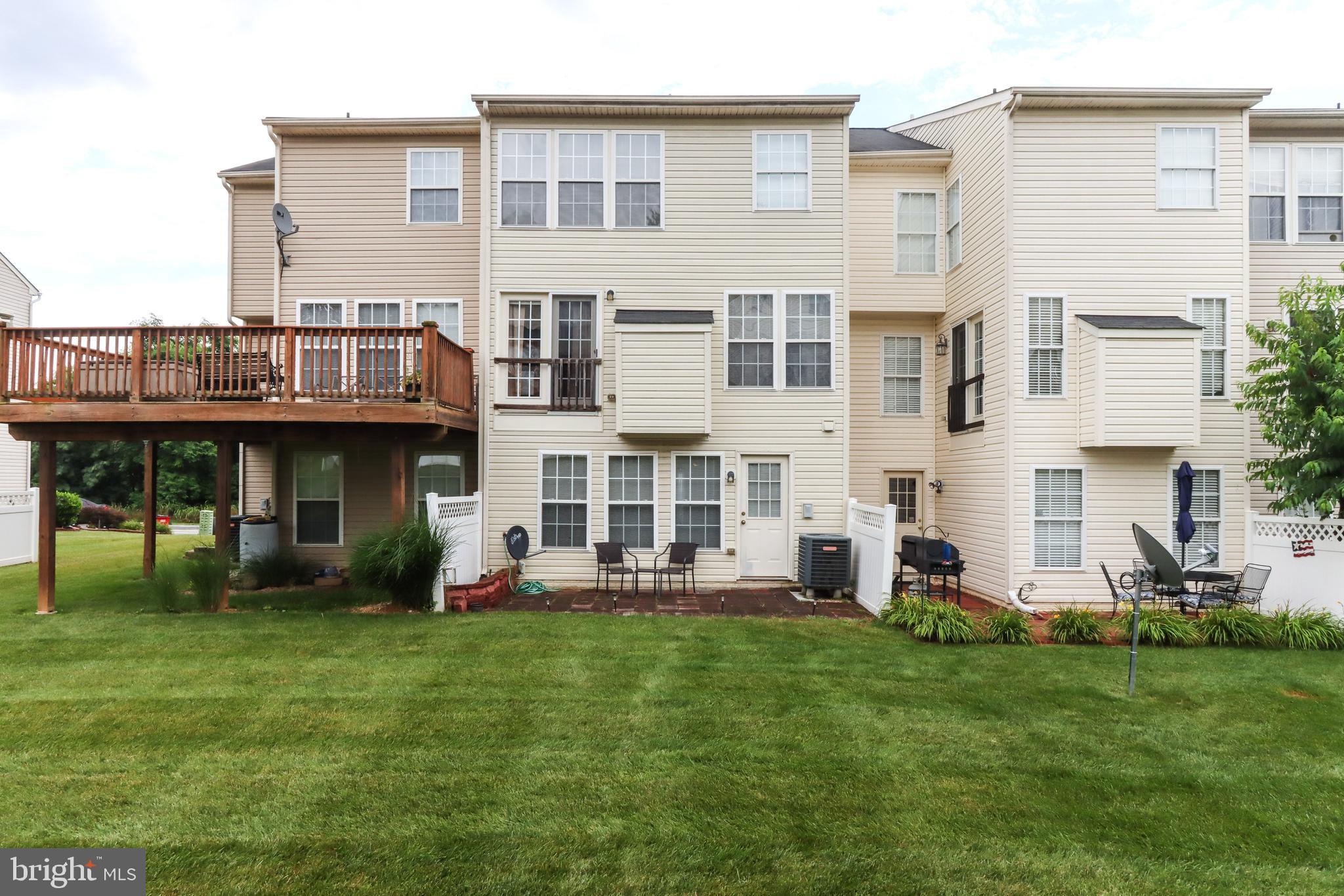 LAKELAND PLACE - Residential