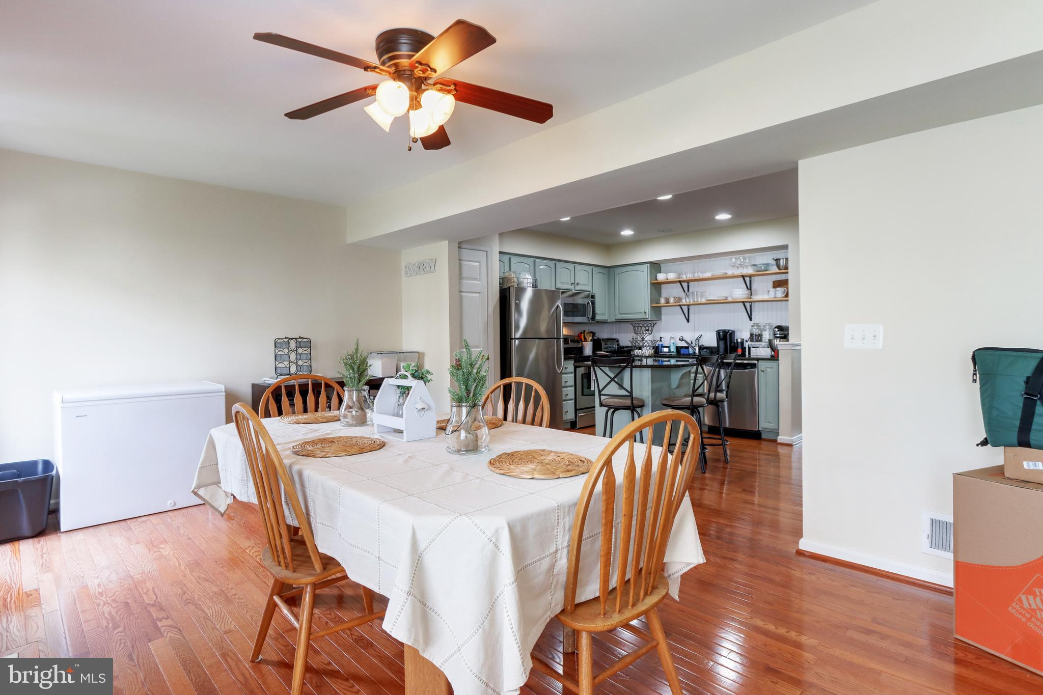 LAKELAND PLACE - Residential