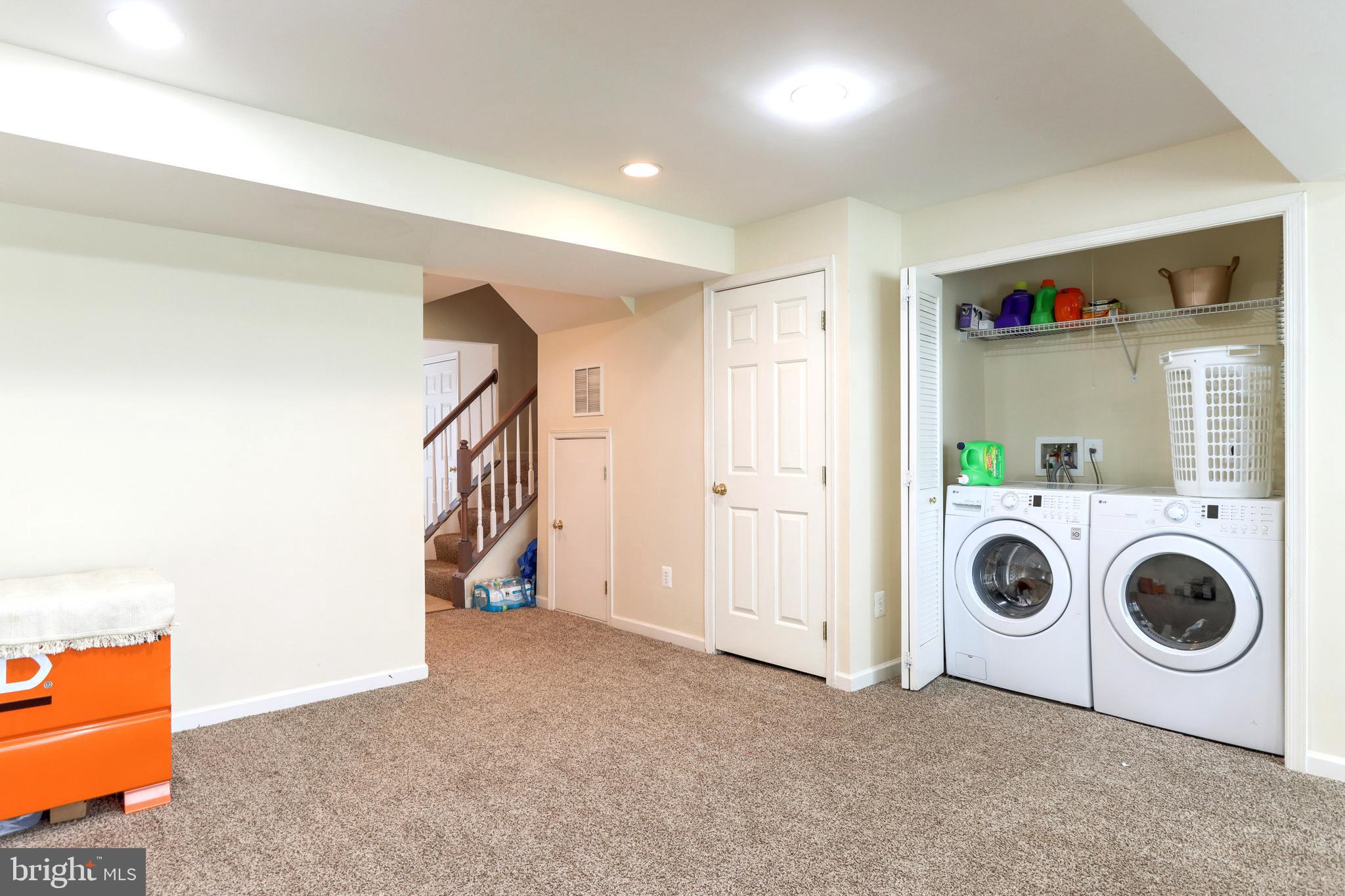 LAKELAND PLACE - Residential