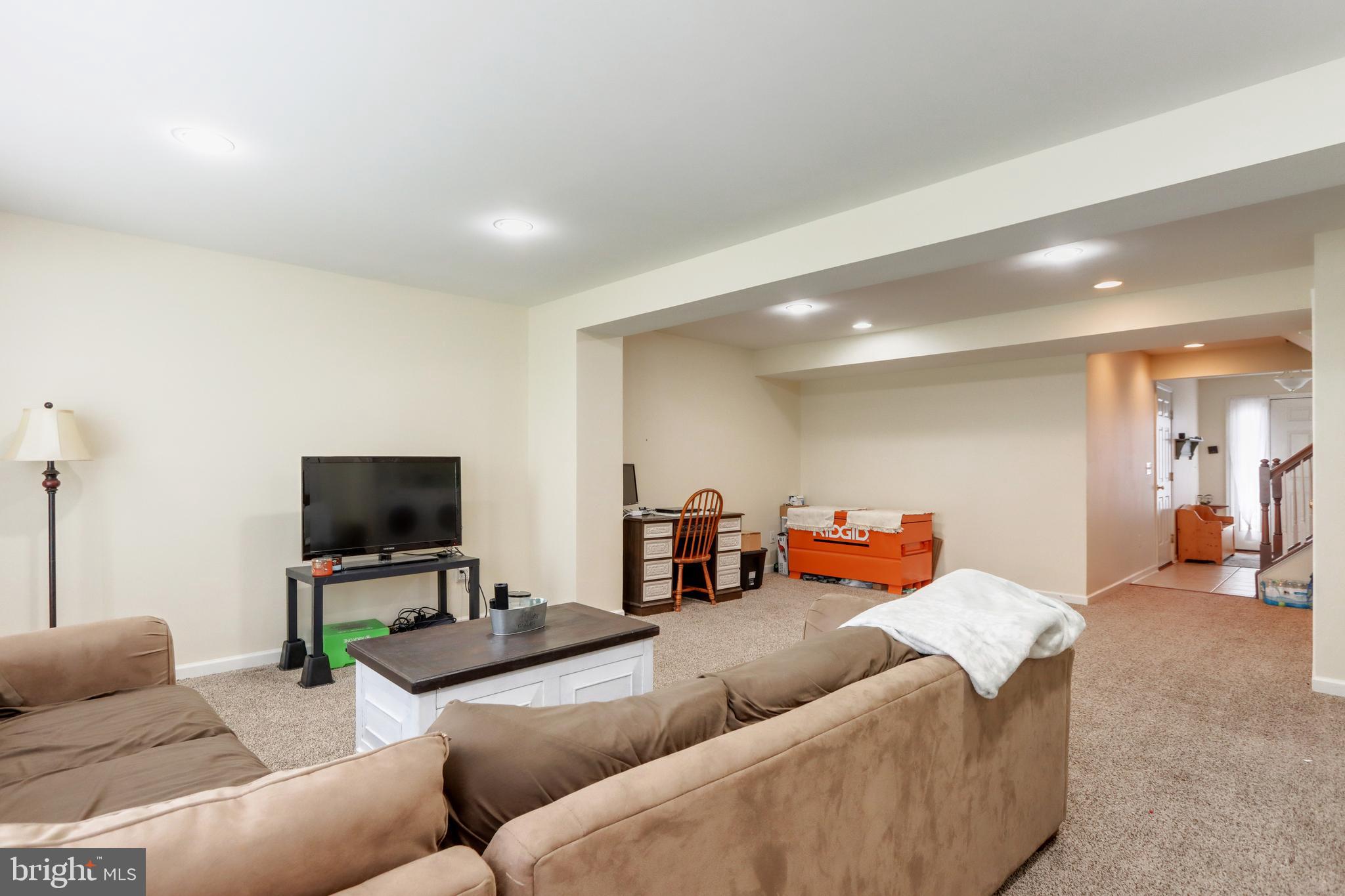 LAKELAND PLACE - Residential