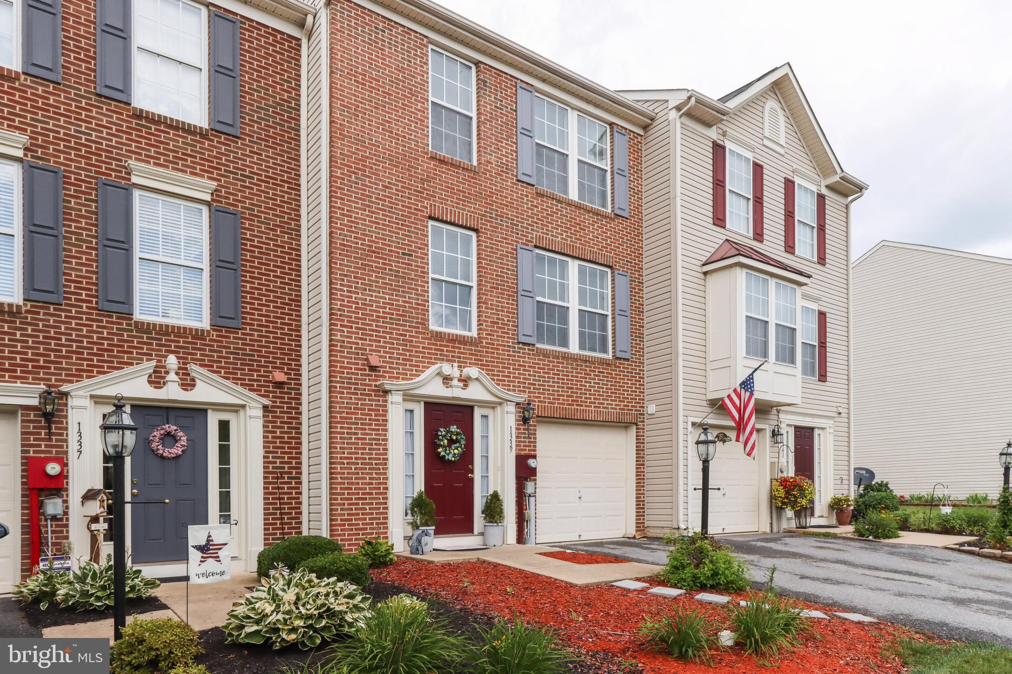 LAKELAND PLACE - Residential