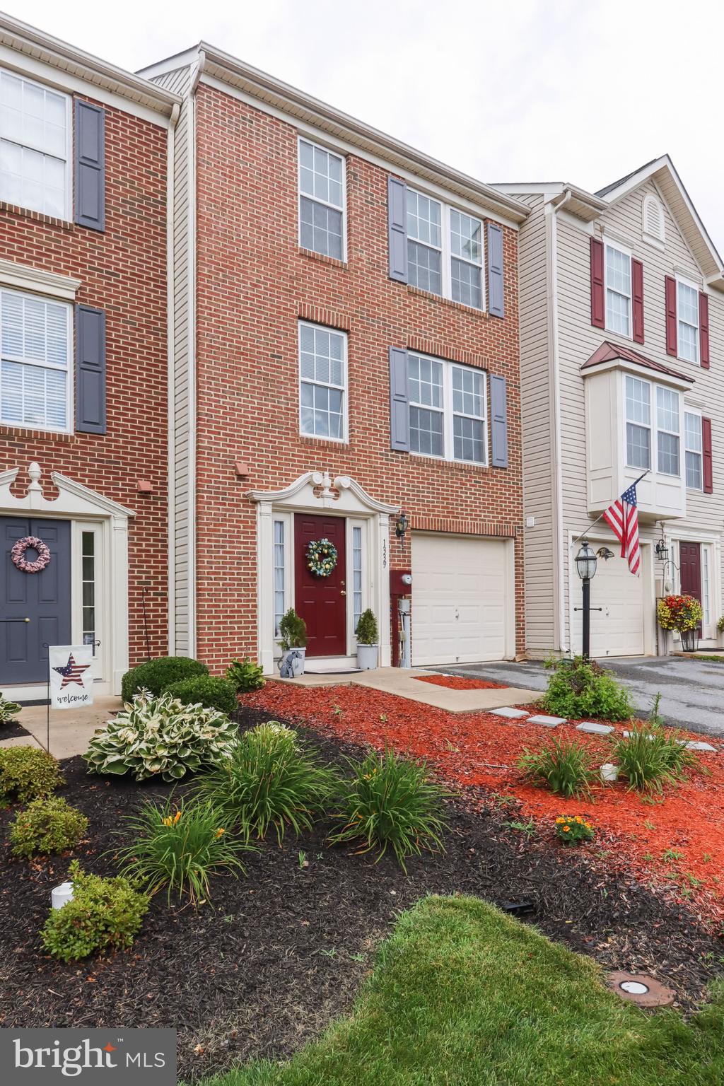 LAKELAND PLACE - Residential