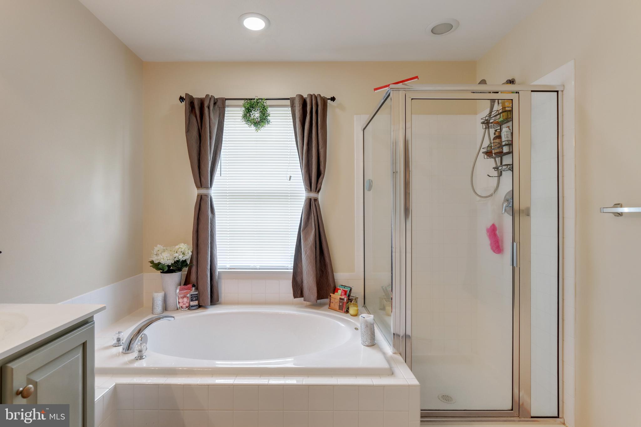 LAKELAND PLACE - Residential