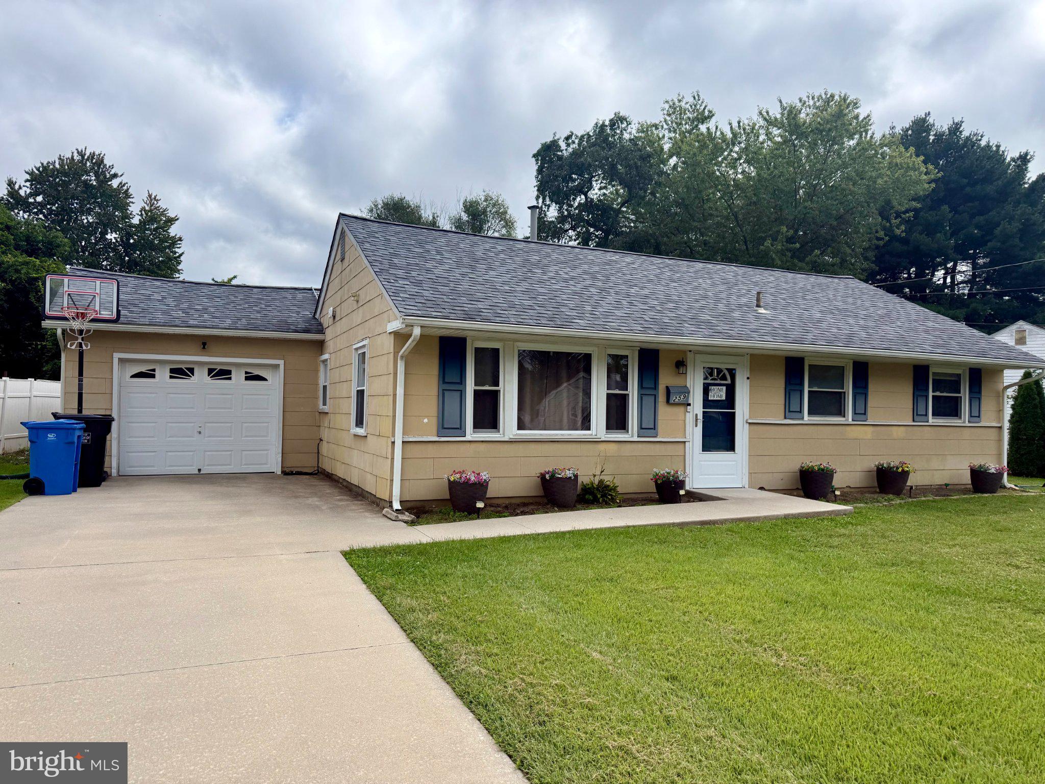 259 N DENNIS DRIVE