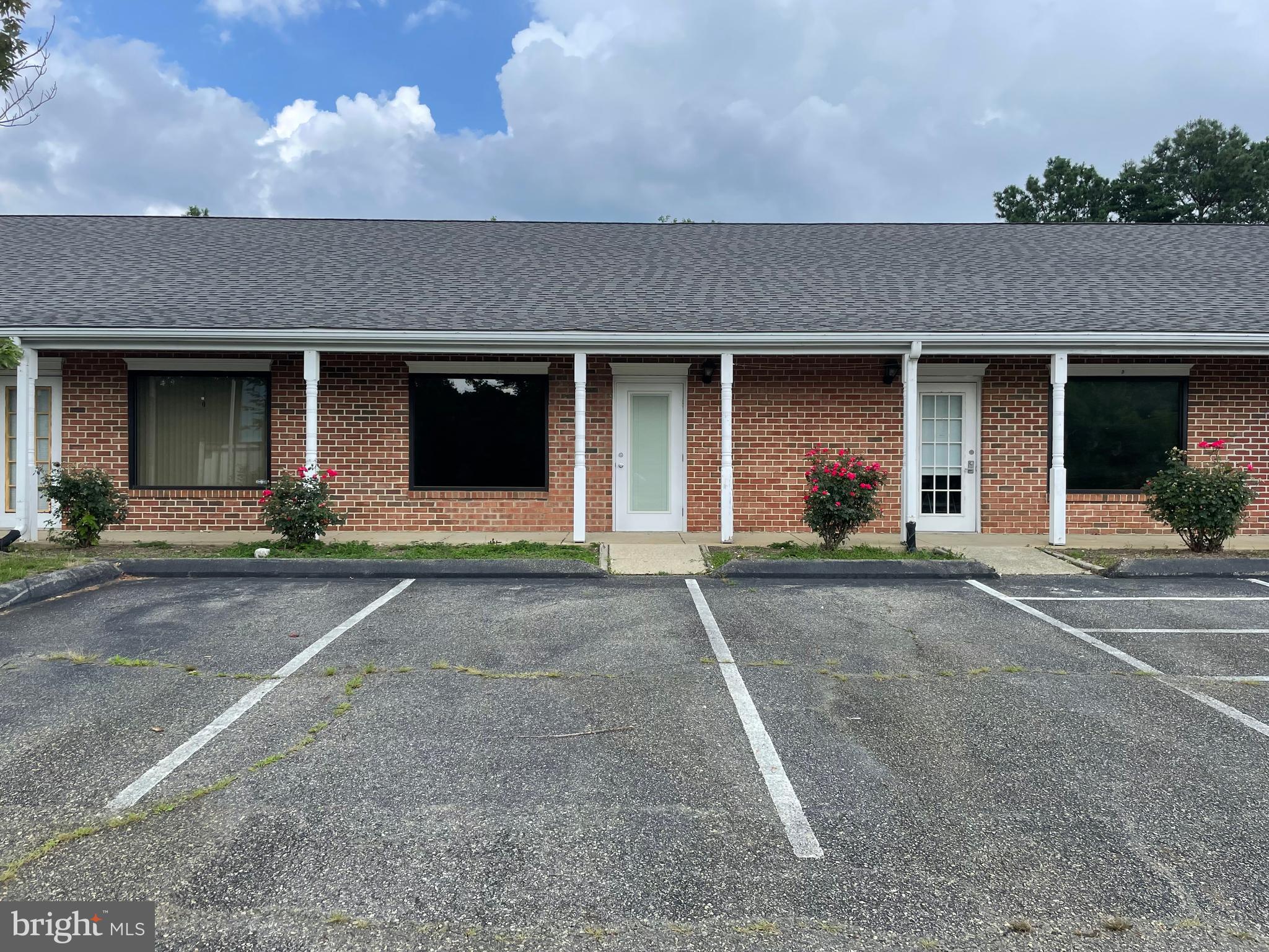 HOLLYWOOD PLAZA - Commercial Lease