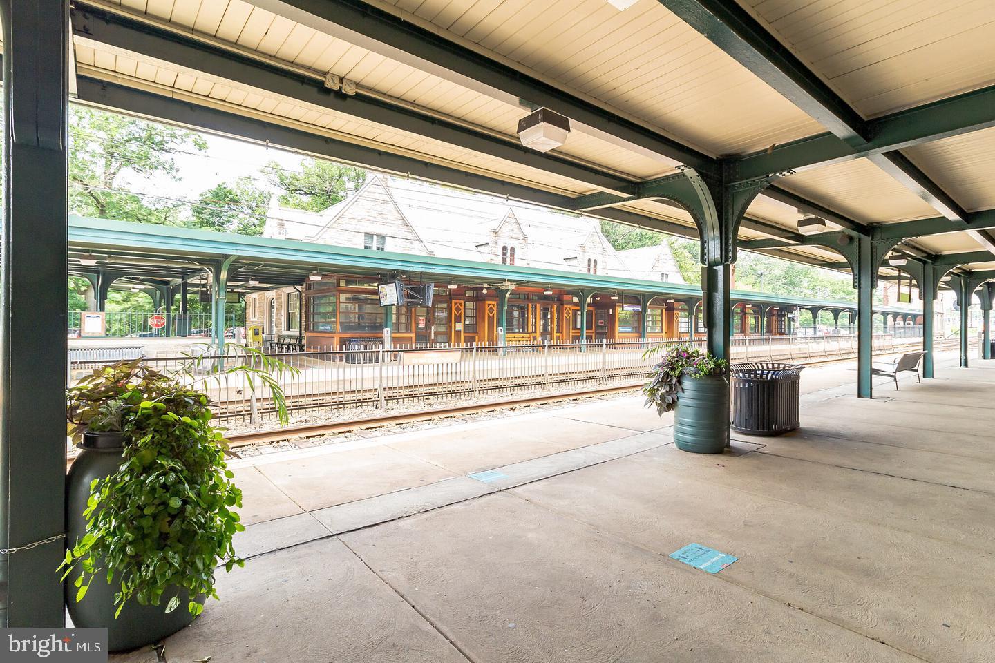 JENKINTOWN - Residential