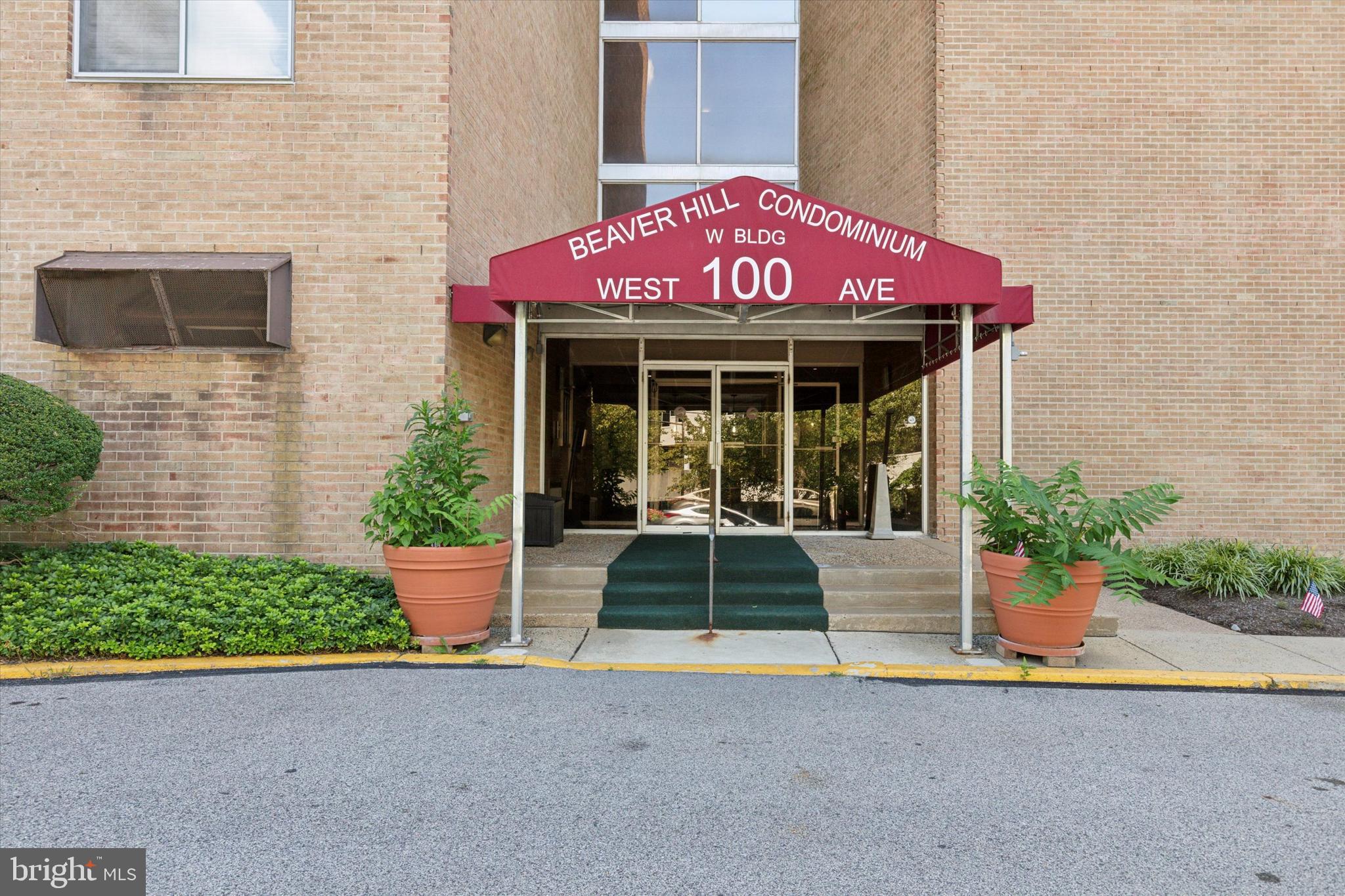 Welcome to Beaver Hill – 604 West! This bright and inviting one-bedroom unit is filled with natural light and features an updated kitchen and bath. The large bedroom window and sliding doors in the living room have already been replaced, so you can move in with peace of mind knowing major updates are complete.
Inside, you’ll find excellent storage with custom outfitted closets throughout. You will certainly enjoy the covered patio—the perfect spot to enjoy your morning coffee or unwind at the end of the day, rain or shine. All utilities (excluding cable and phone) are included in the monthly condo fee, making life even easier.
Beaver Hill offers wonderful amenities including a doorman, dedicated maintenance, security, and on-site management. Additional storage, laundry, and trash rooms are conveniently located just down the hall.
You’ll love the unbeatable location—within walking distance to the Jenkintown-Wyncote train station (a 30-minute ride to Center City and direct access to Philadelphia International Airport), just minutes to Jefferson Abington Hospital, and close to Trader Joe’s, supermarkets, restaurants, shopping, and entertainment.
“Many residents have called this community home for over 30 years, a true testament to its comfort and lasting appeal.” Easy to show. Make your appointment today.
