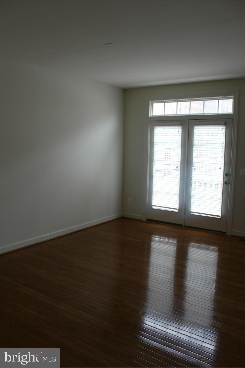 RESERVE AT TYSONS CORNER - Residential Lease