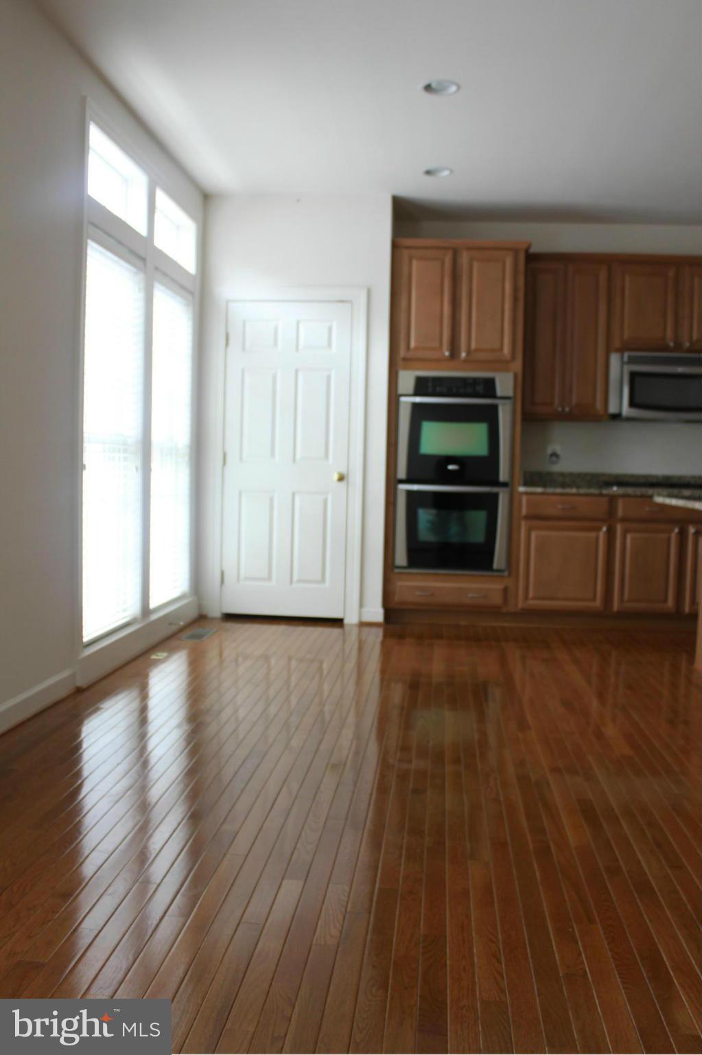 RESERVE AT TYSONS CORNER - Residential Lease