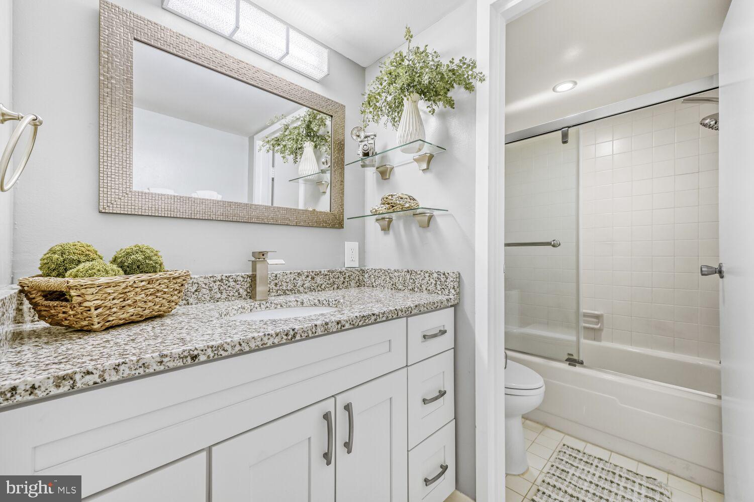 RIDGELY TOWSON CENTER - Residential