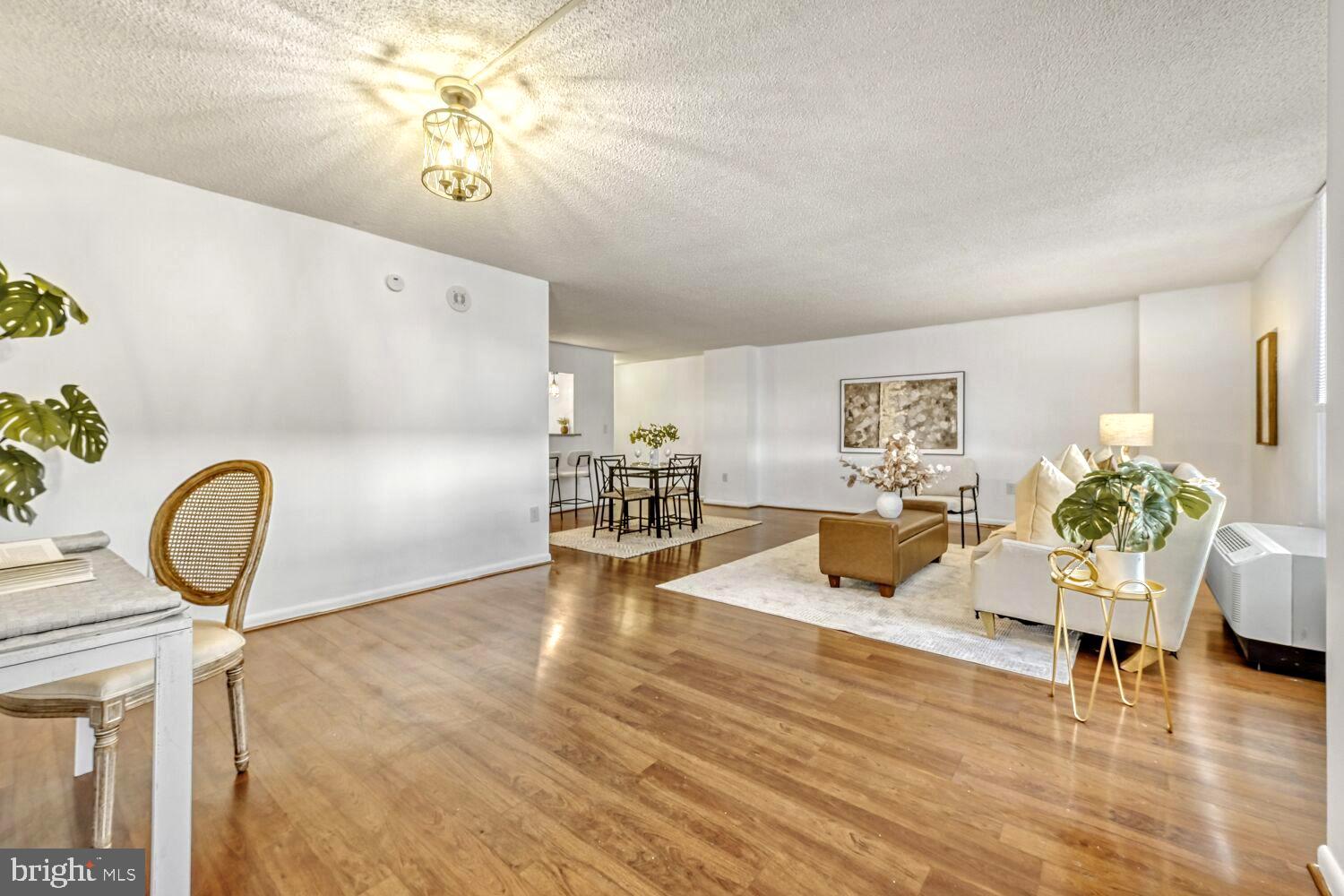 RIDGELY TOWSON CENTER - Residential