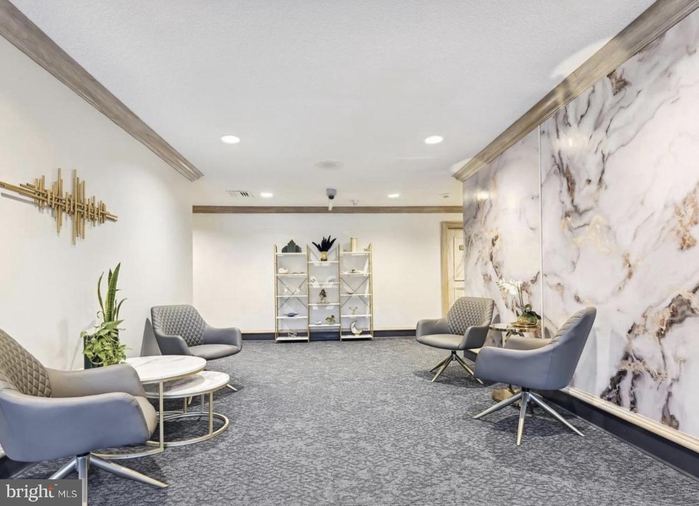 RIDGELY TOWSON CENTER - Residential