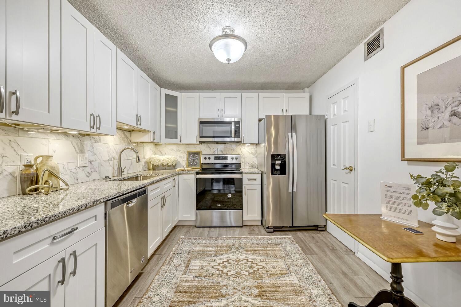 RIDGELY TOWSON CENTER - Residential