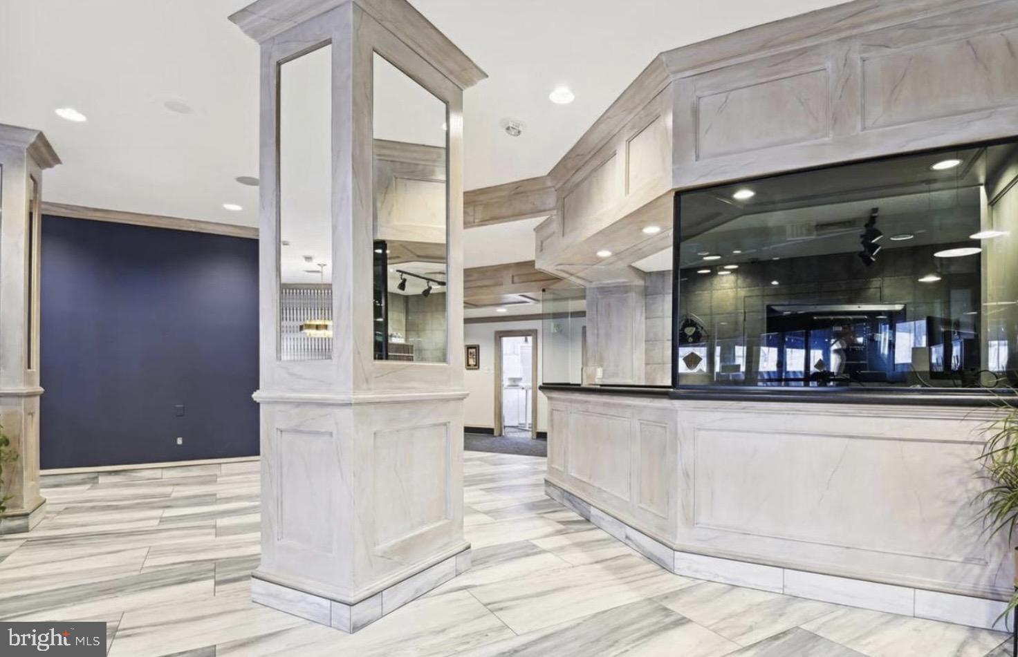 RIDGELY TOWSON CENTER - Residential