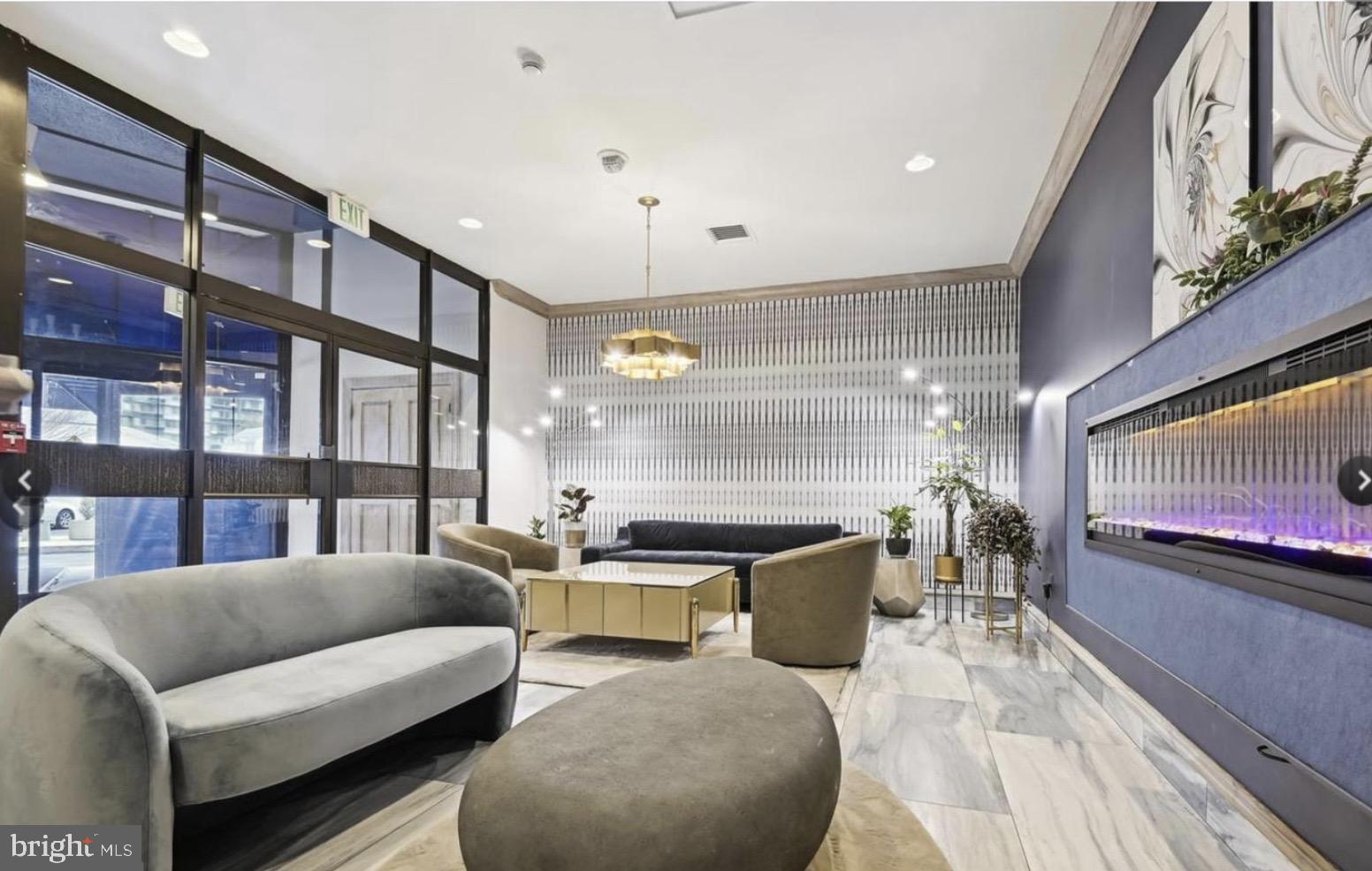 RIDGELY TOWSON CENTER - Residential