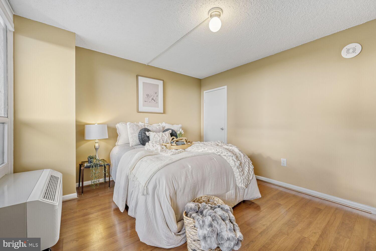 RIDGELY TOWSON CENTER - Residential