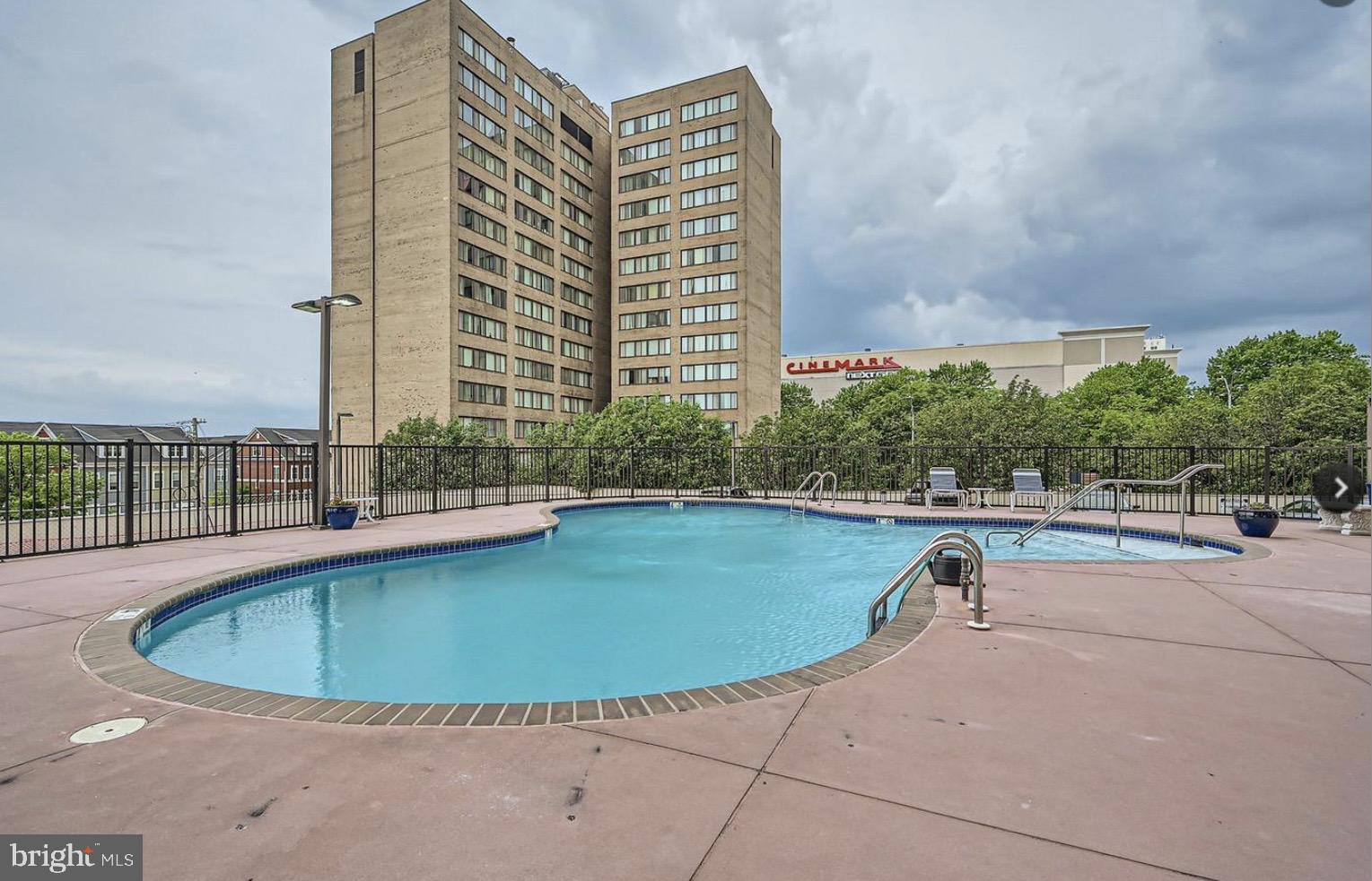 RIDGELY TOWSON CENTER - Residential