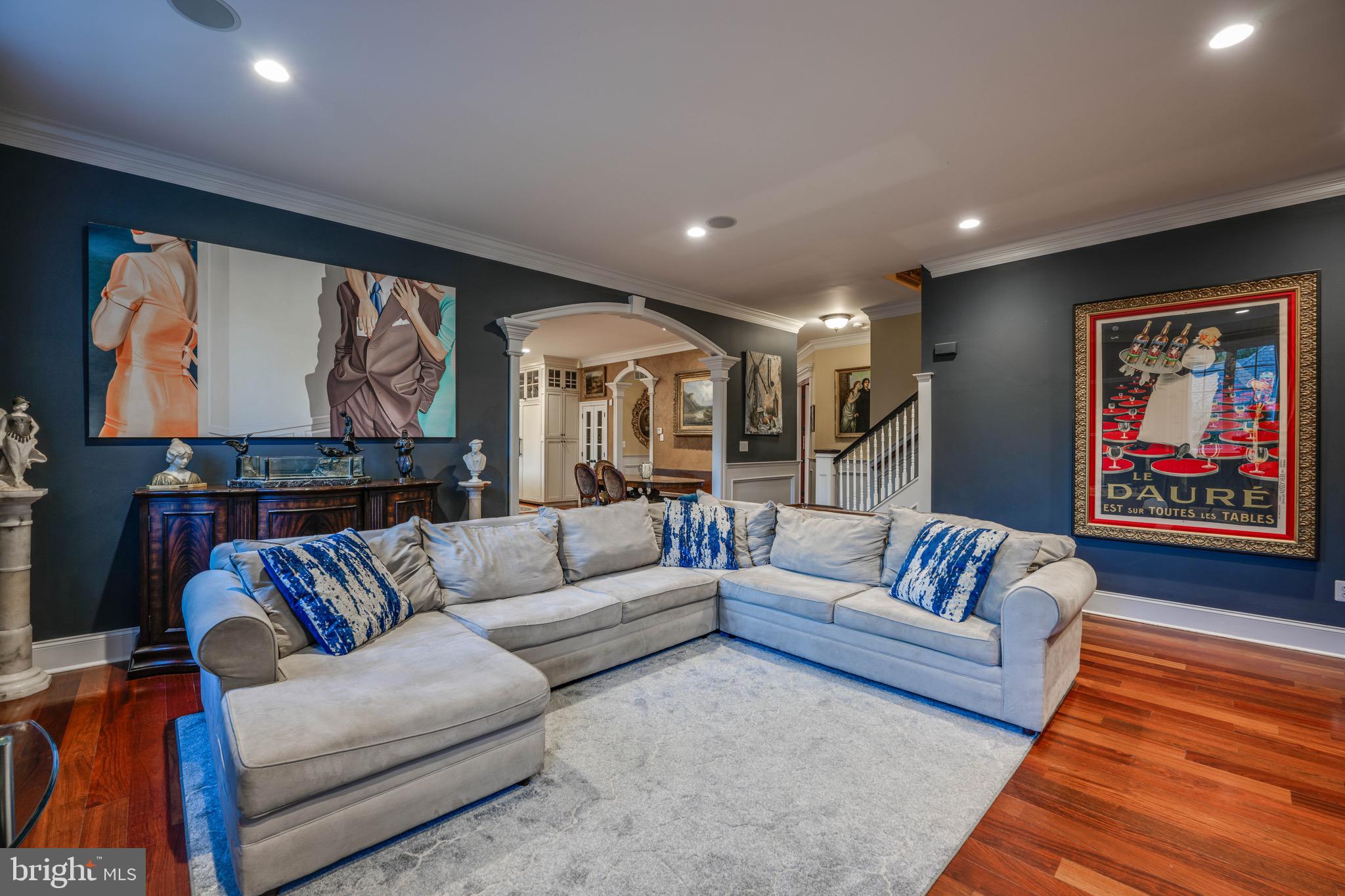 NICHOLSONS MANOR - Residential