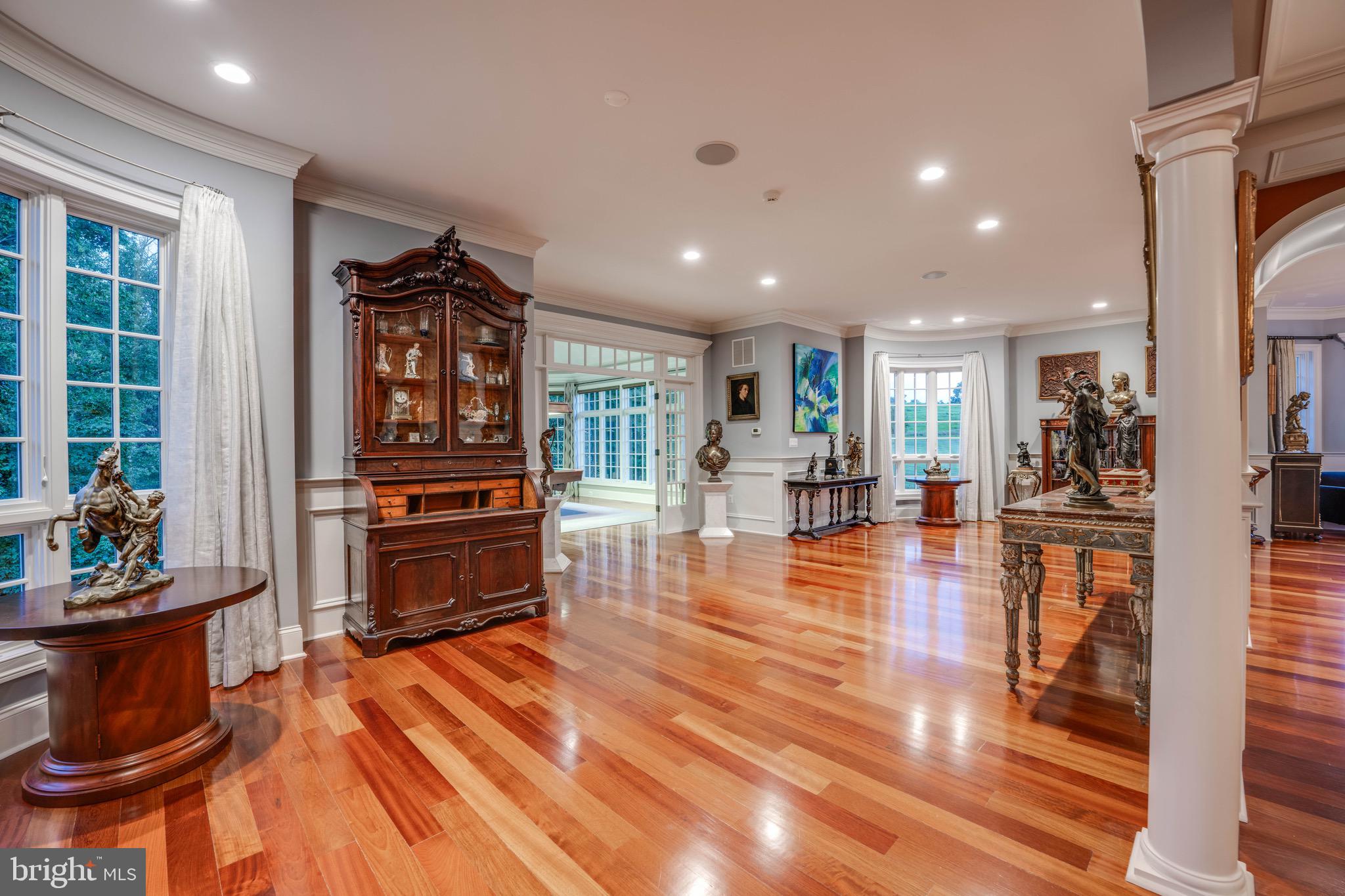 NICHOLSONS MANOR - Residential