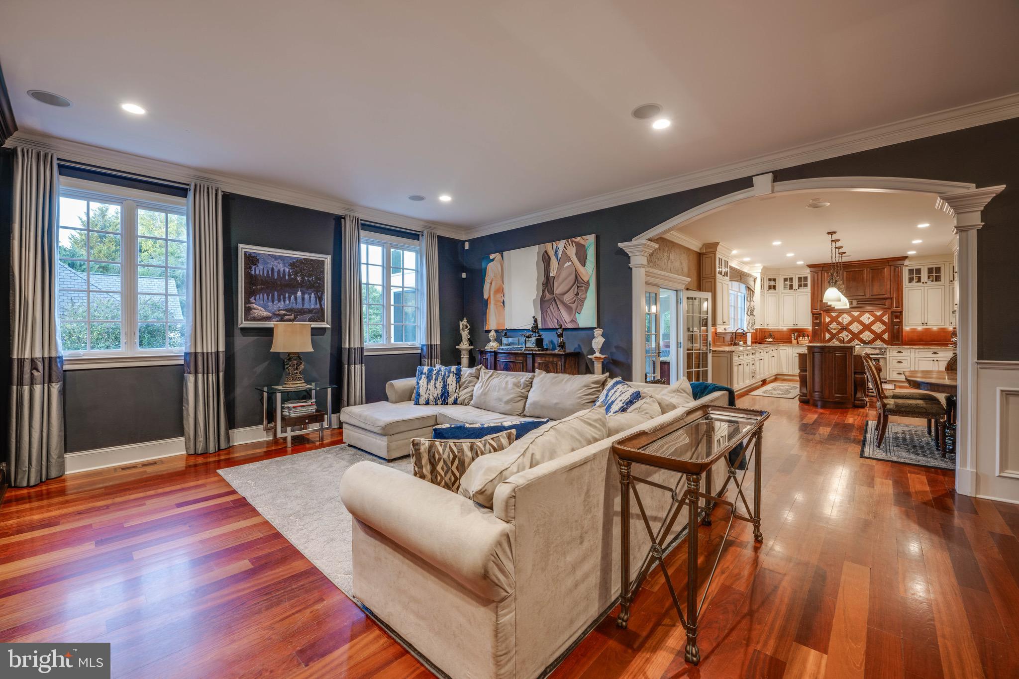 NICHOLSONS MANOR - Residential